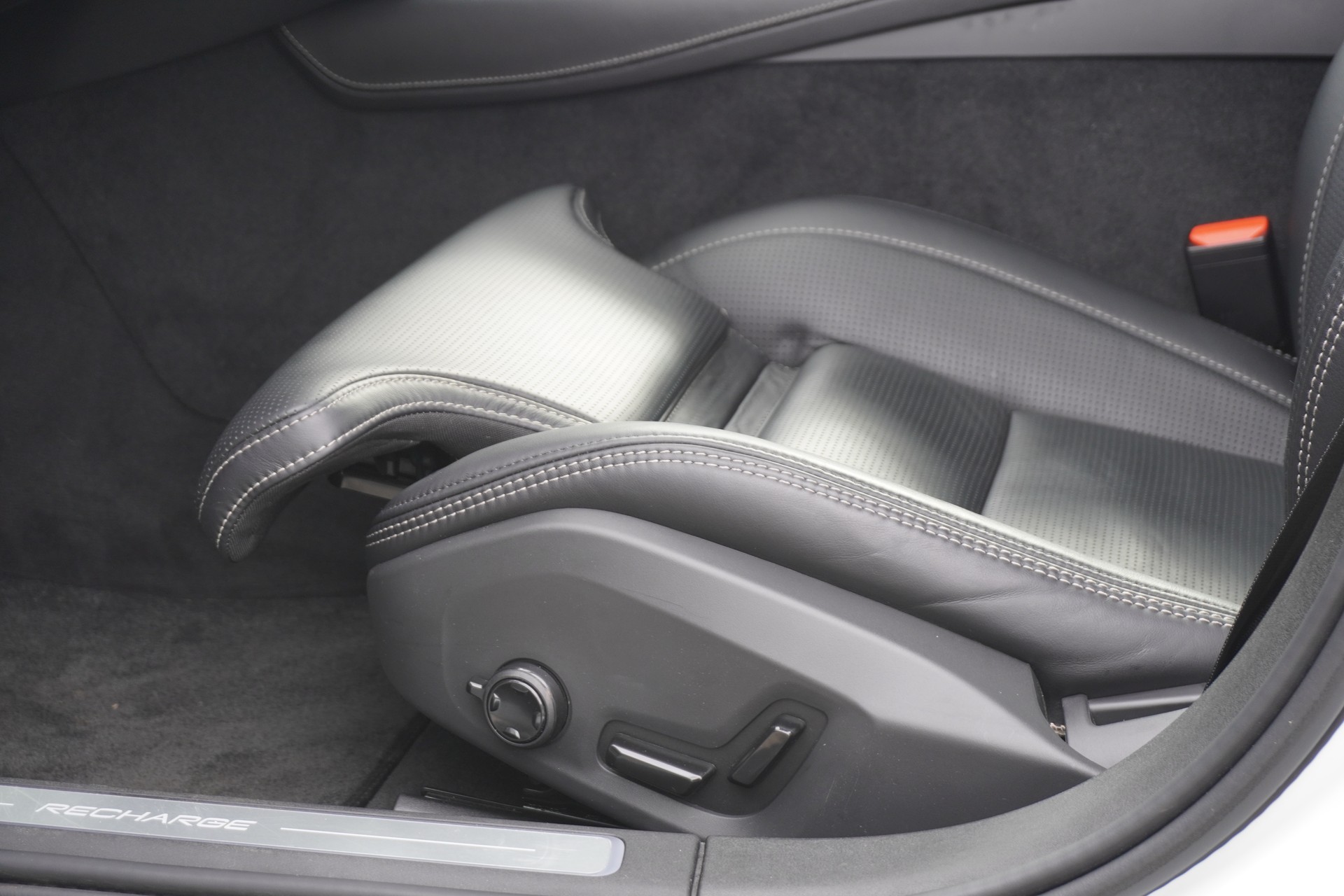 VOLVO S90 T8 eAWD Plug in Hybrid Ultimate Dark Geartronic-image-29