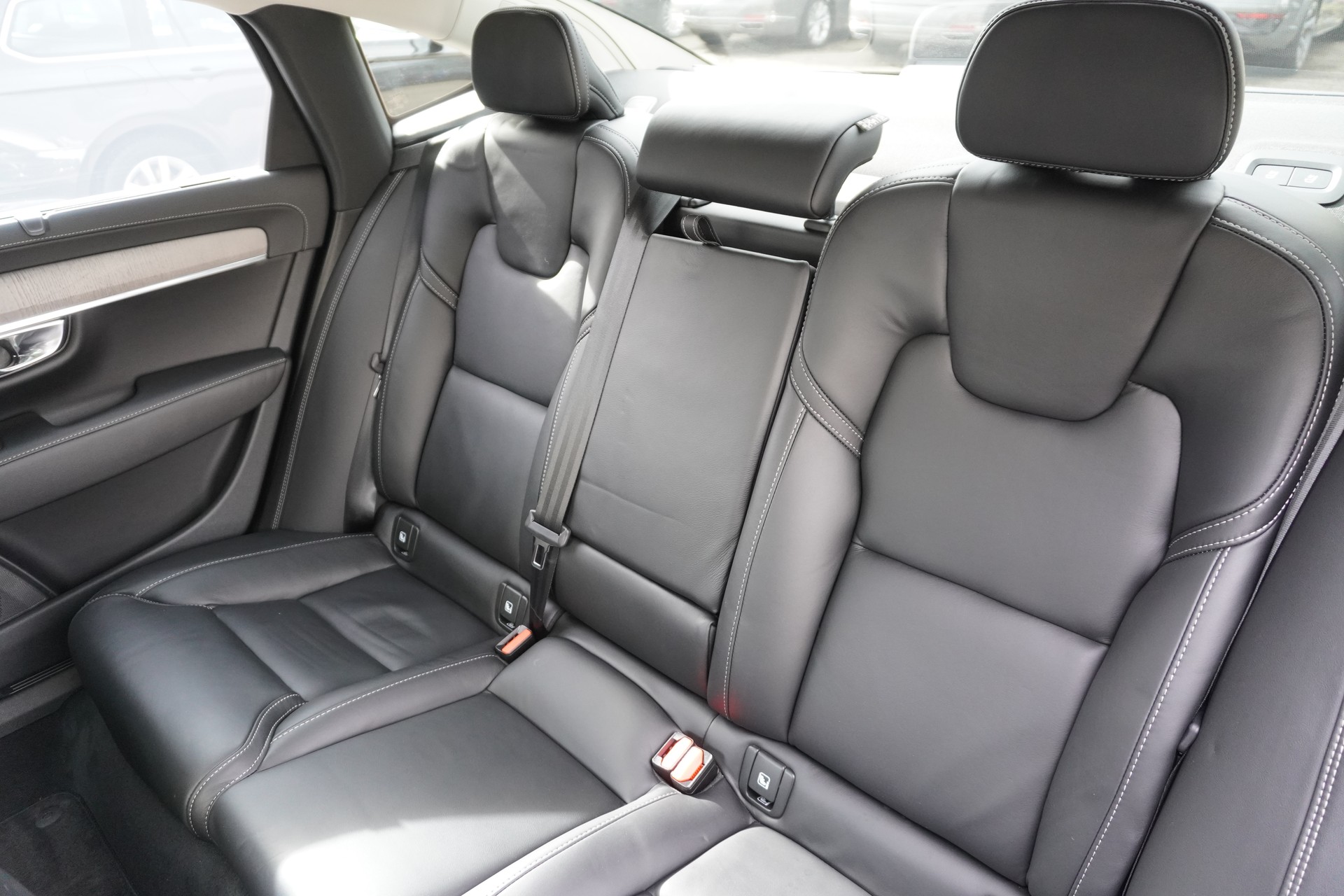 VOLVO S90 T8 eAWD Plug in Hybrid Ultimate Dark Geartronic-image-12