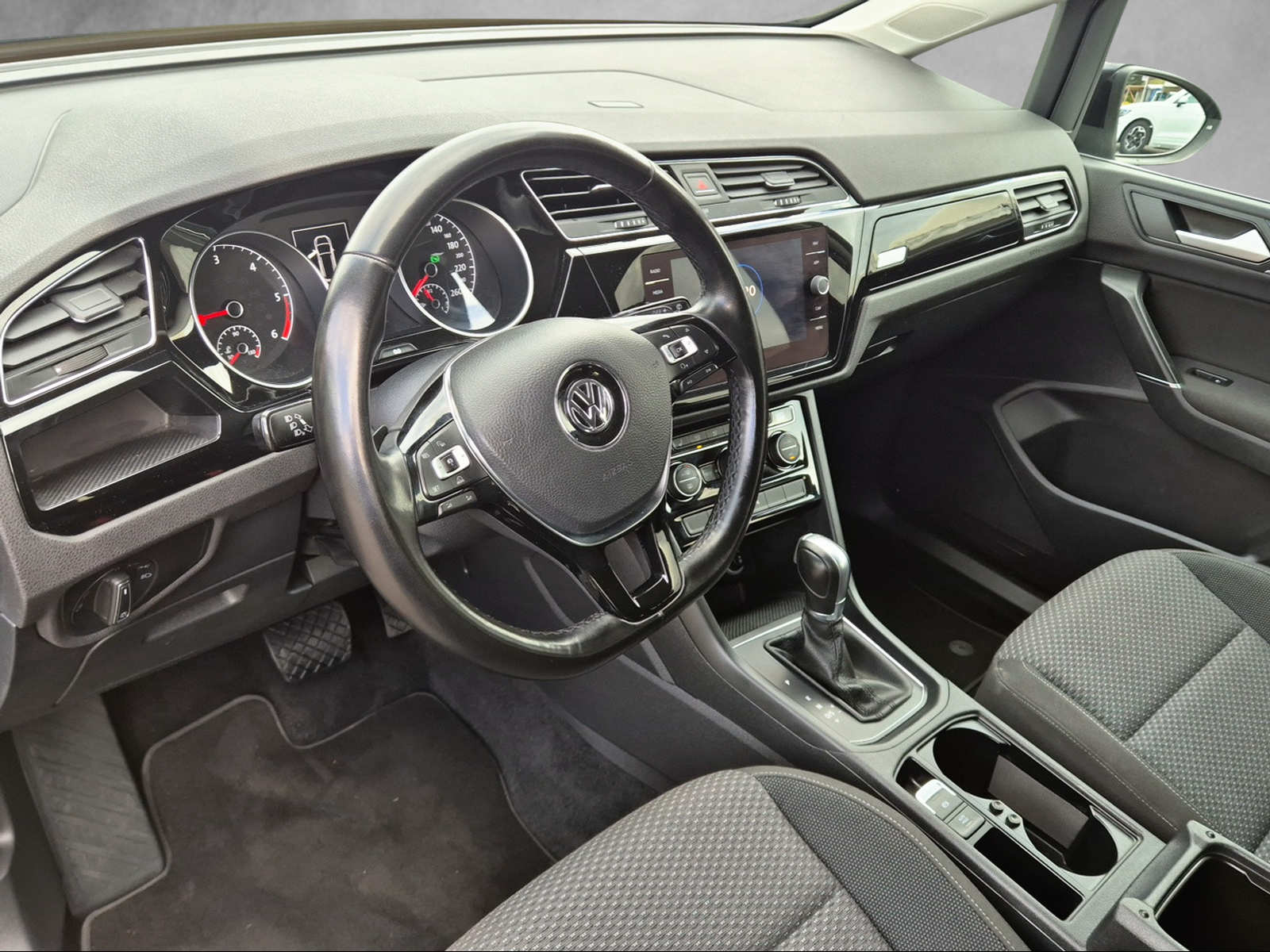 VW Touran 2.0 TDI BlueMotion Technology Comfortline DSG-image-5