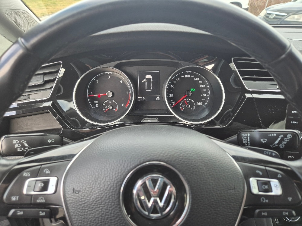 VW Touran 2.0 TDI BlueMotion Technology Comfortline DSG-image-9