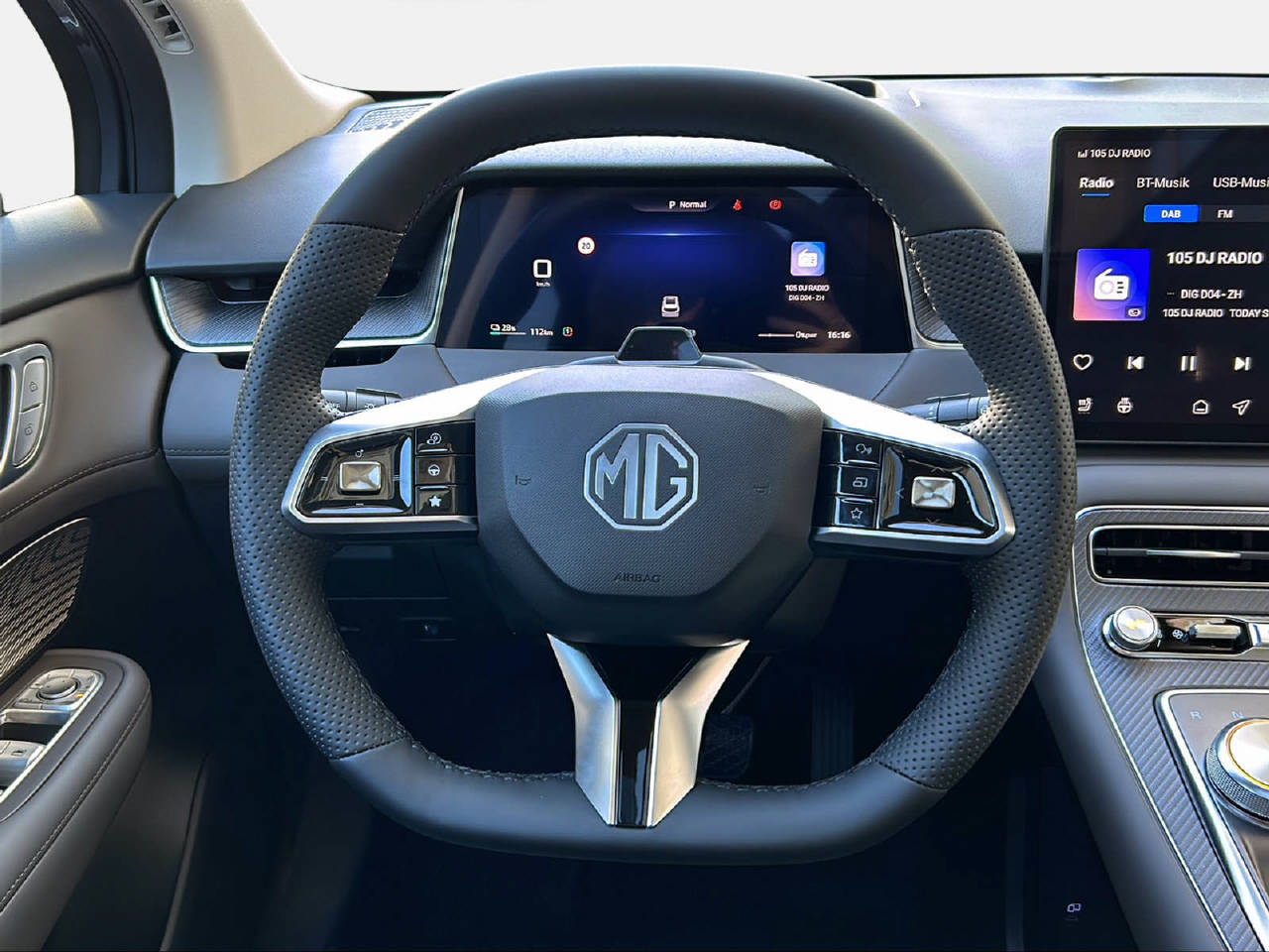 MG S6 EV 77 kWh Luxury 4WD-image-11