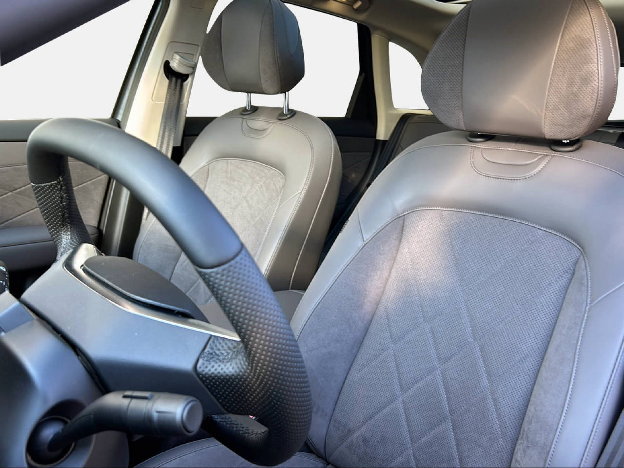 MG S6 EV 77 kWh Luxury 4WD-image-9
