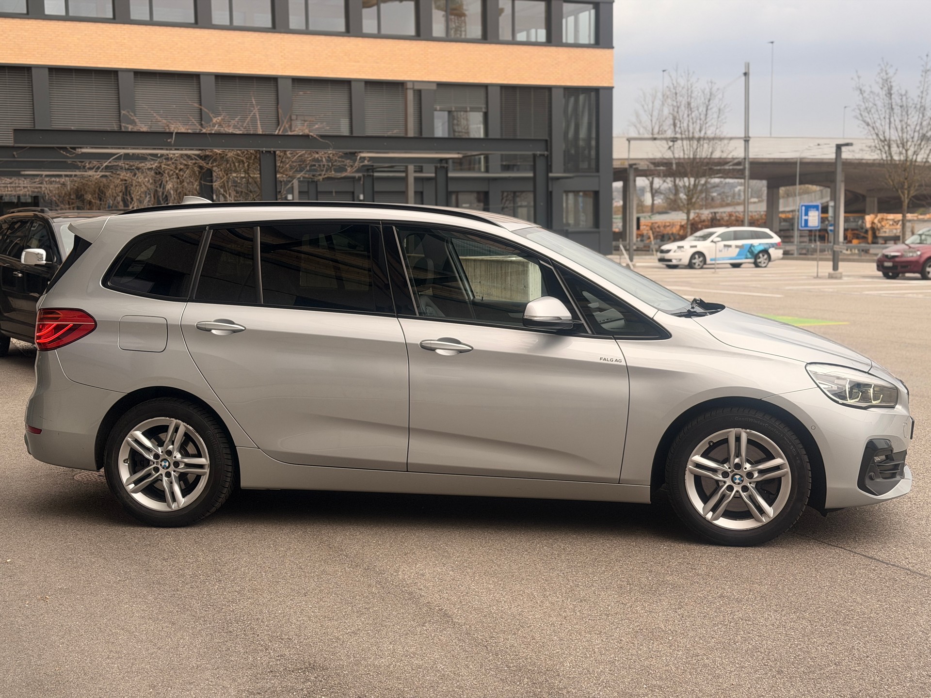 BMW 220d xDrive Gran Tourer Steptronic Luxury Line-showroom-element-2
