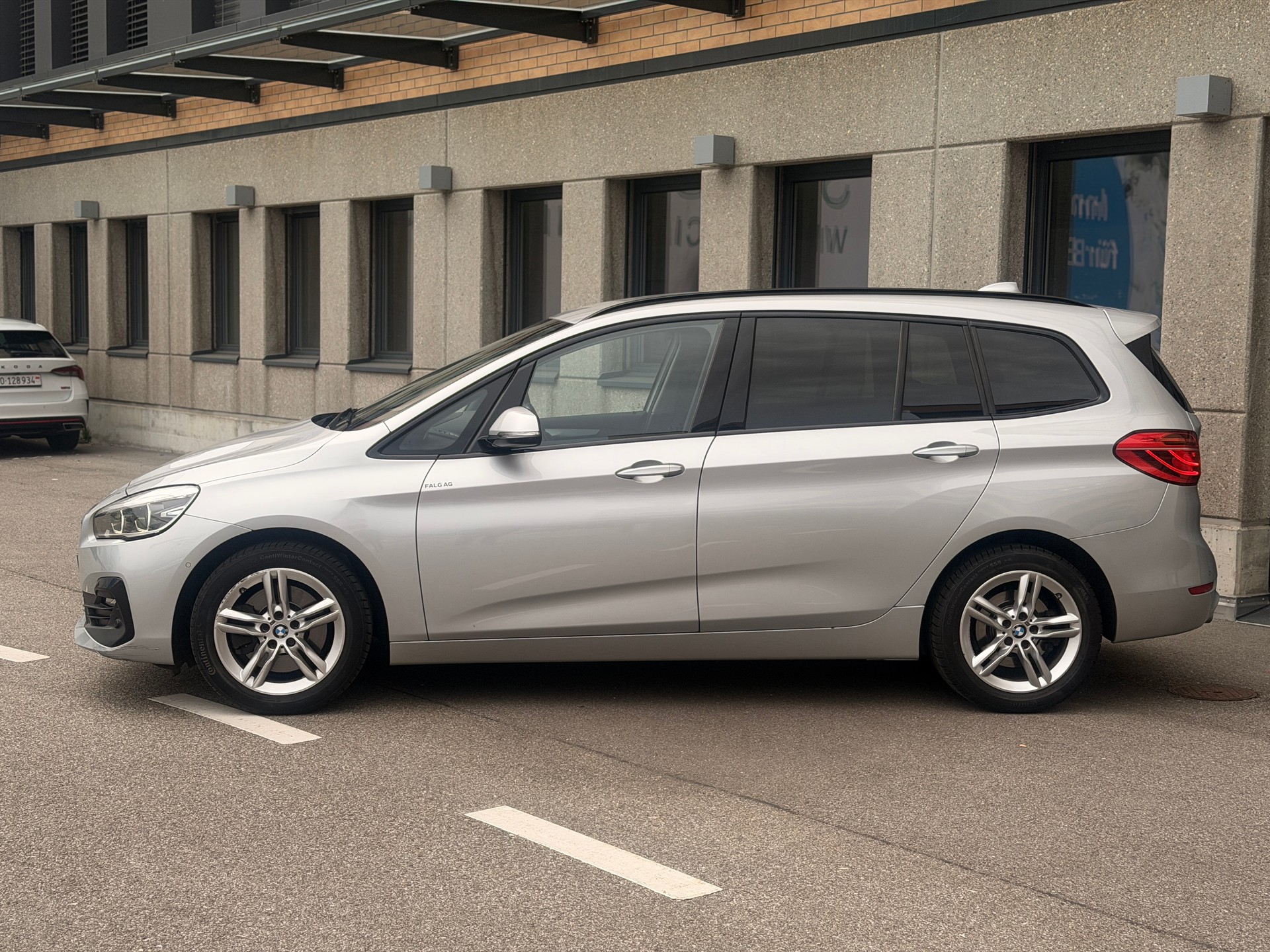 BMW 220d xDrive Gran Tourer Steptronic Luxury Line-showroom-element-1