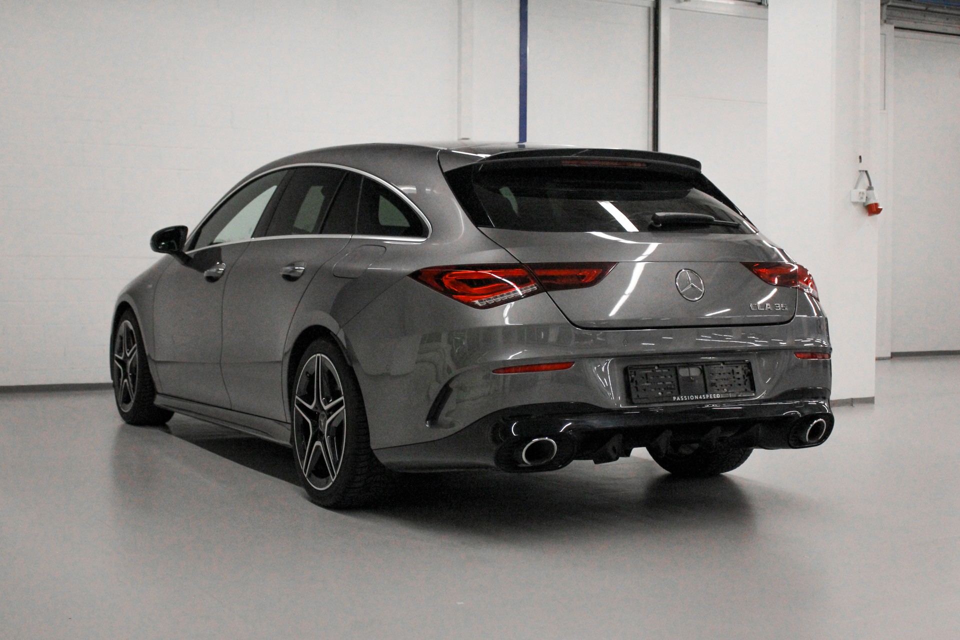 MERCEDES-BENZ CLA Shooting Brake 35 AMG 4Matic 7G-DCT-image-5