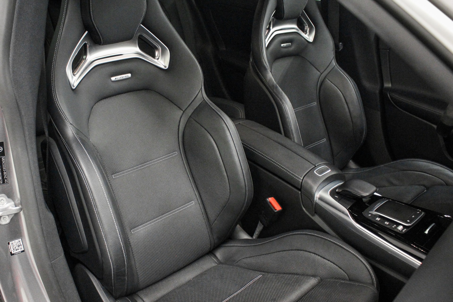 MERCEDES-BENZ CLA Shooting Brake 35 AMG 4Matic 7G-DCT-image-14