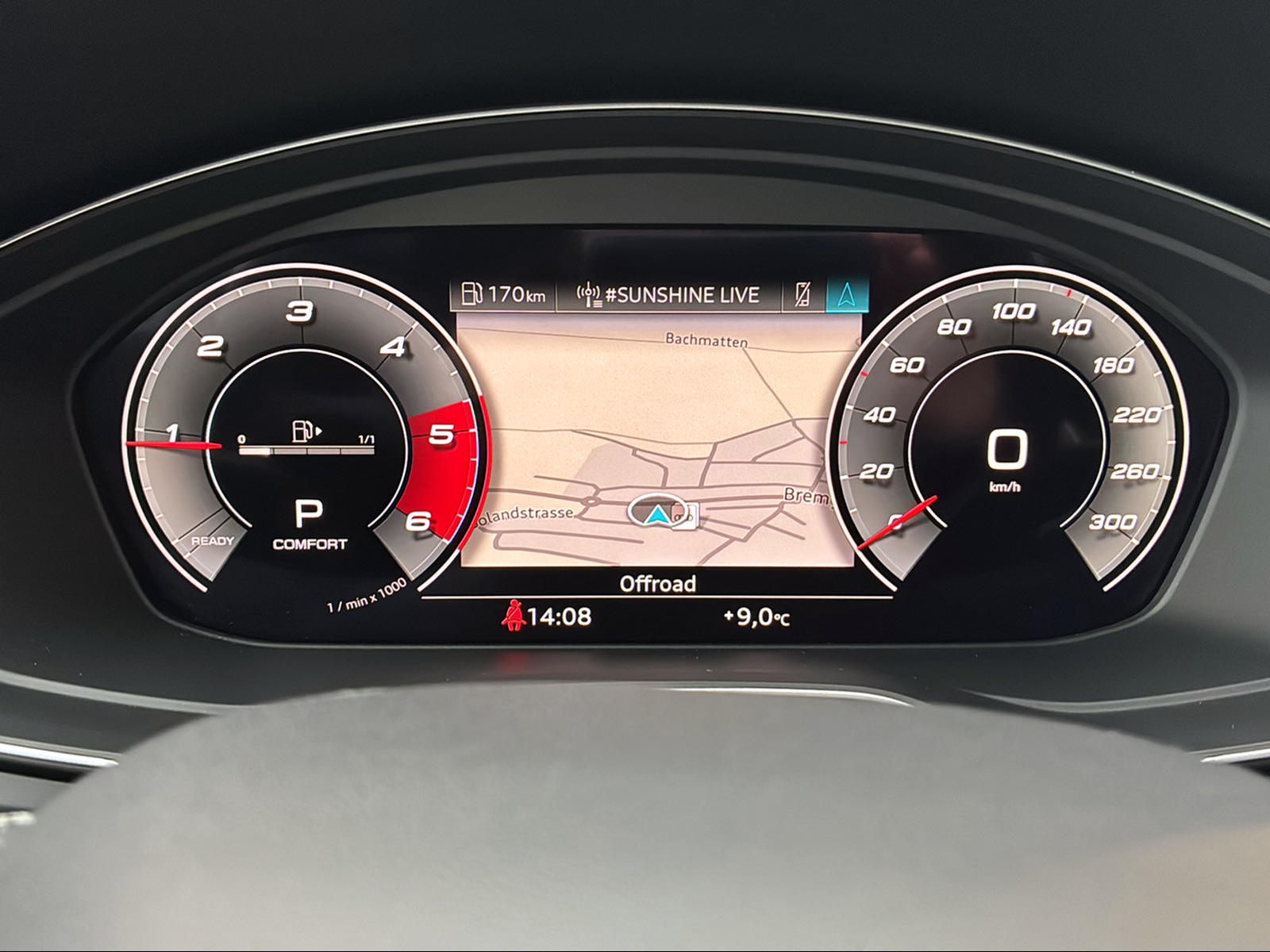 AUDI Q5 40 TDI Black Edition quattro S-tronic Daytonagrau Perleffekt-image-10