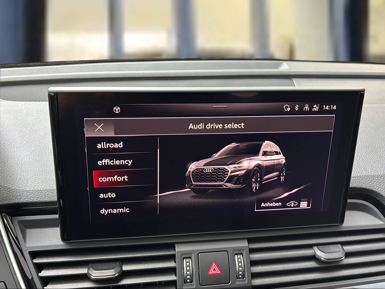 AUDI Q5 40 TDI Black Edition quattro S-tronic Daytonagrau Perleffekt-image-14