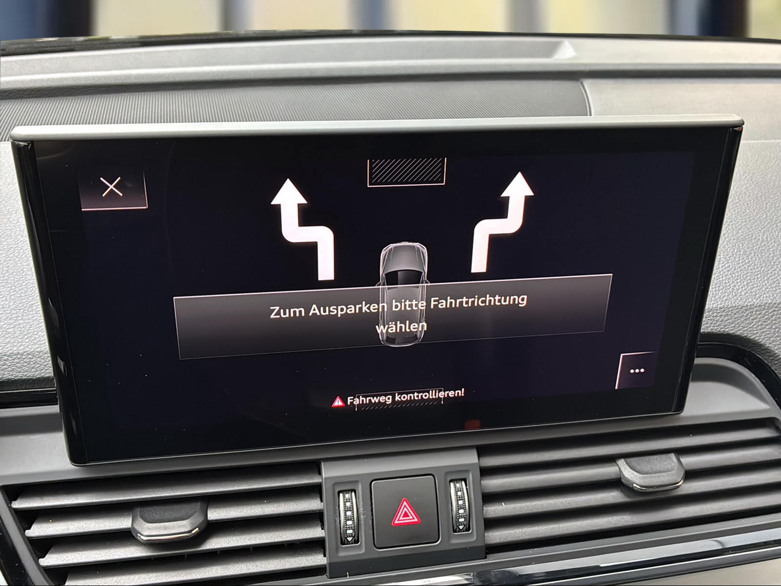 AUDI Q5 40 TDI Black Edition quattro S-tronic Daytonagrau Perleffekt-image-15