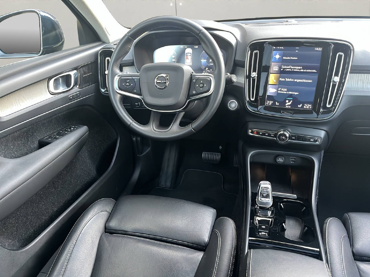 VOLVO XC40 1.5 T5 PiH Inscription-image-9