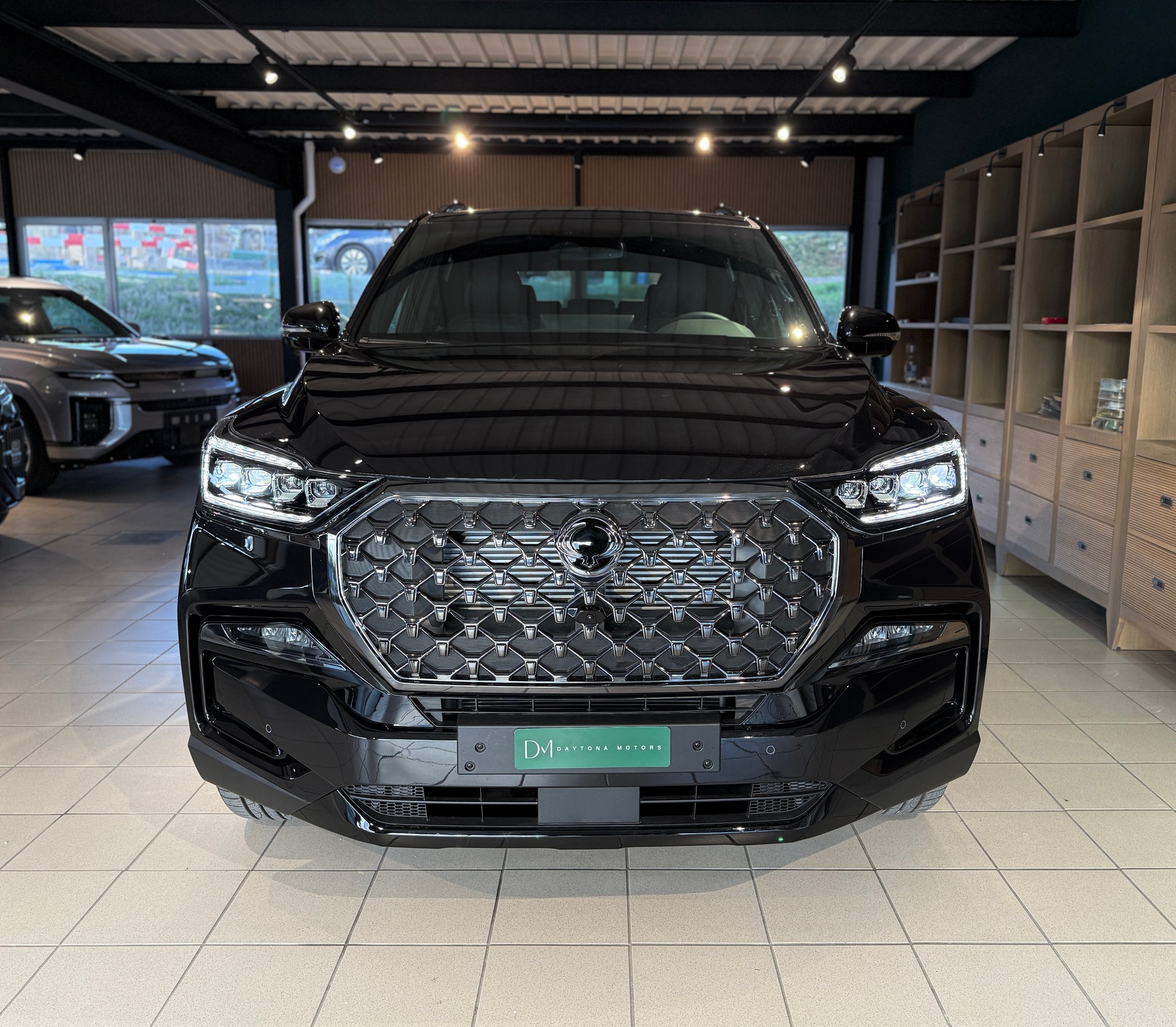 KGM-SsangYong Rexton 2.2 CRDi 7 Pl. Blackline 4WD AT-showroom-element-2