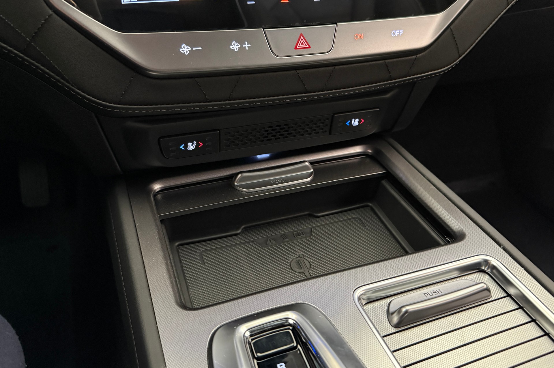 KGM-SsangYong Rexton 2.2 CRDi 7 Pl. Blackline 4WD AT-image-13