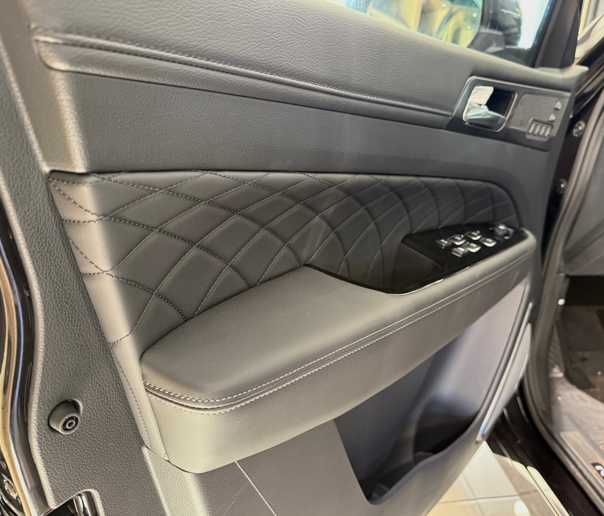 KGM-SsangYong Rexton 2.2 CRDi 7 Pl. Blackline 4WD AT-image-18