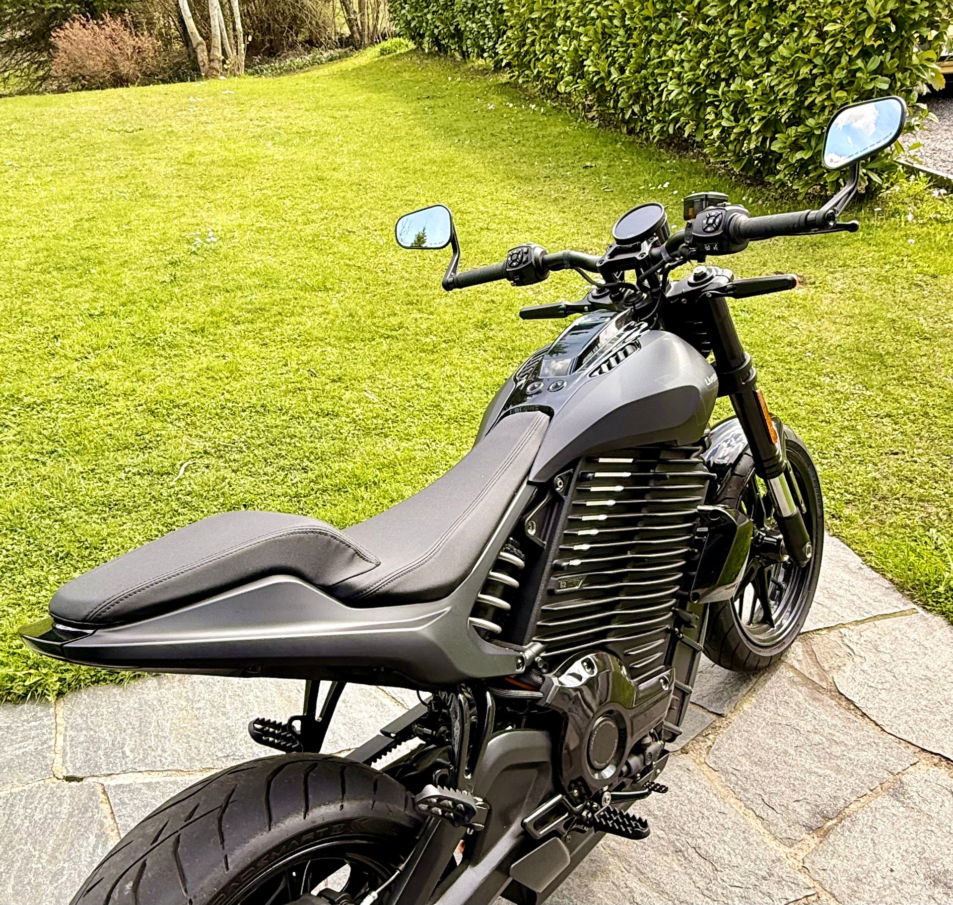 LIVEWIRE S2 Alpinista Asphalt Black matt-image-3