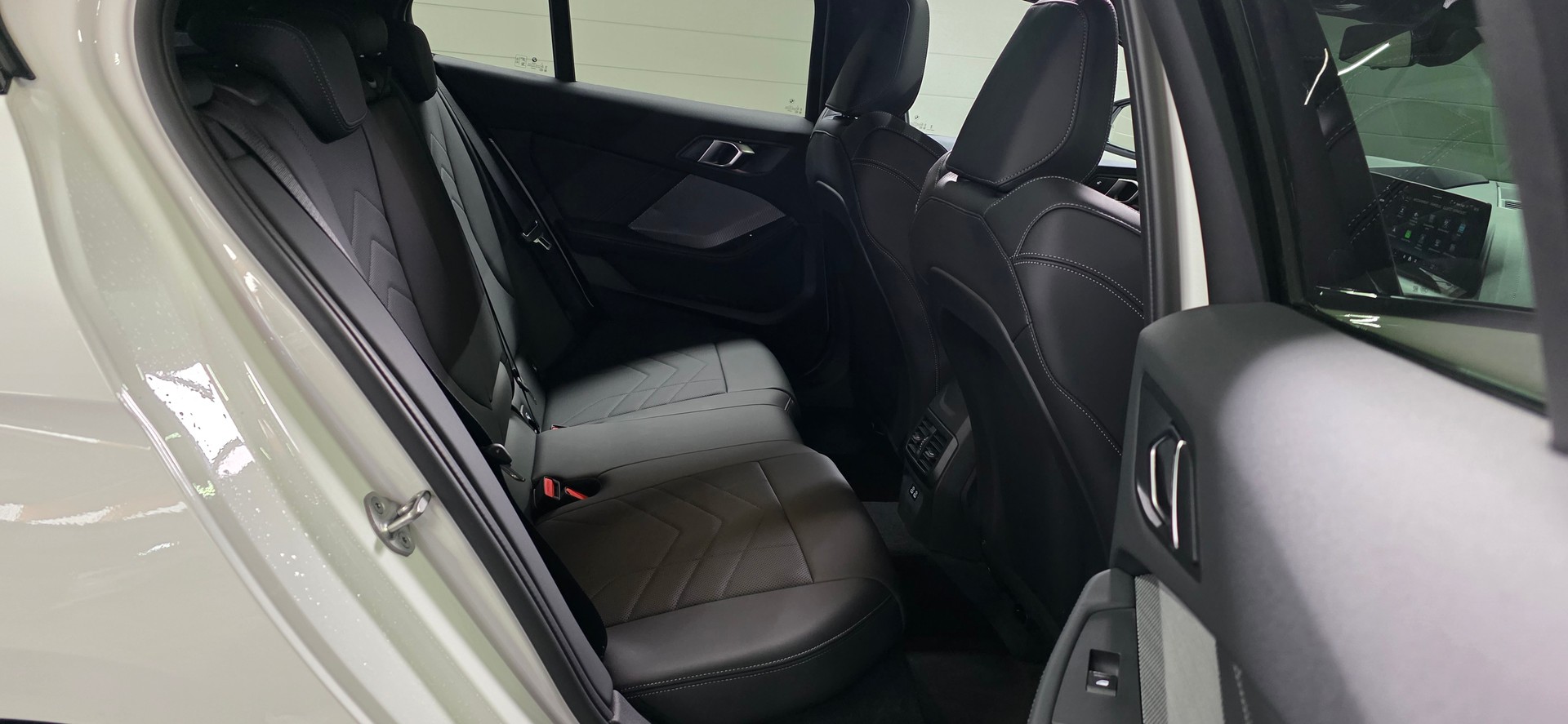 BMW 120d M Sport Steptronic *Harman/Kardon*ACC*360°Kamera*CarPlay/AndroidAuto*HeadUpDisplay*Panoramadach*-image-29