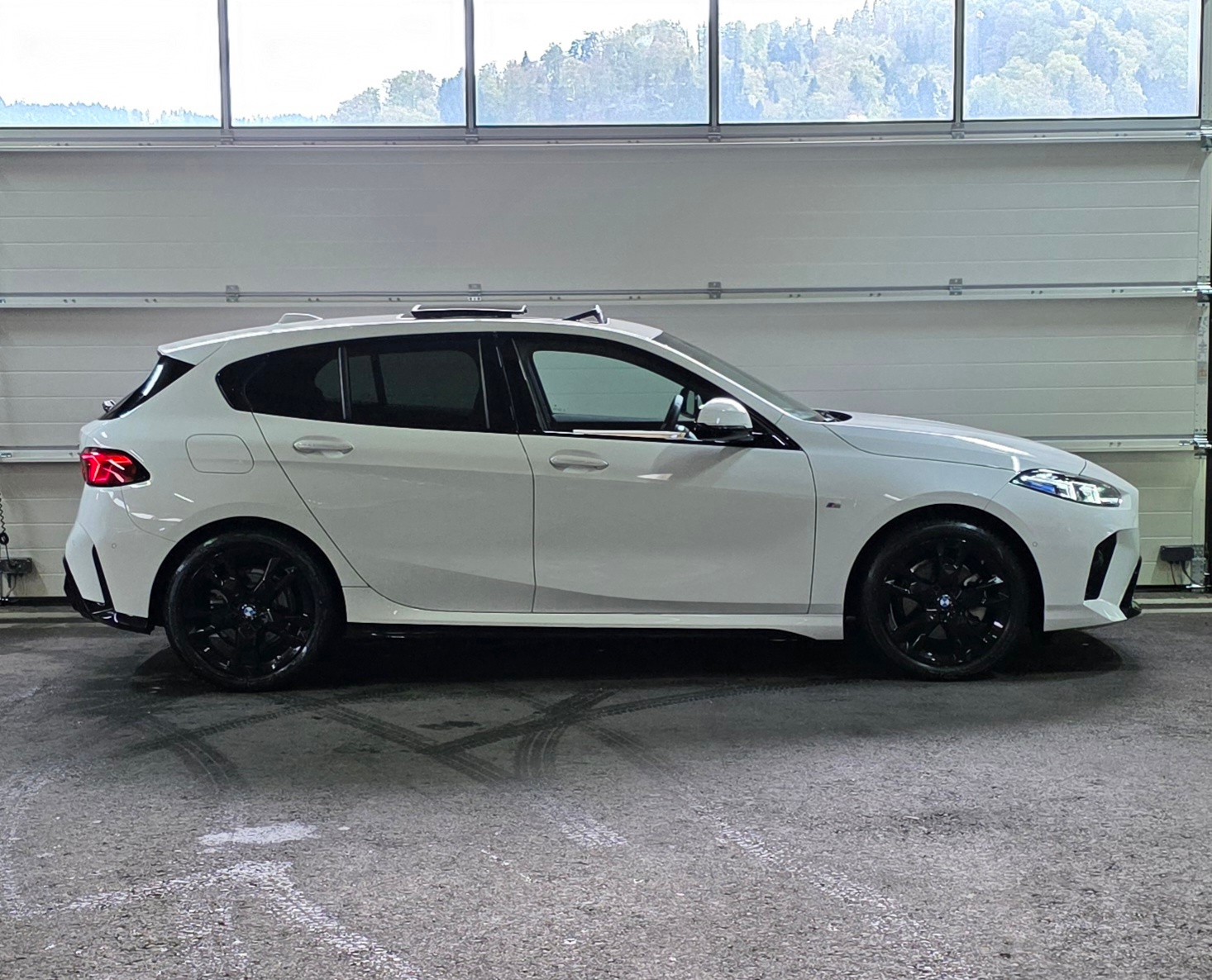 BMW 120d M Sport Steptronic *Harman/Kardon*ACC*360°Kamera*CarPlay/AndroidAuto*HeadUpDisplay*Panoramadach*-image-5