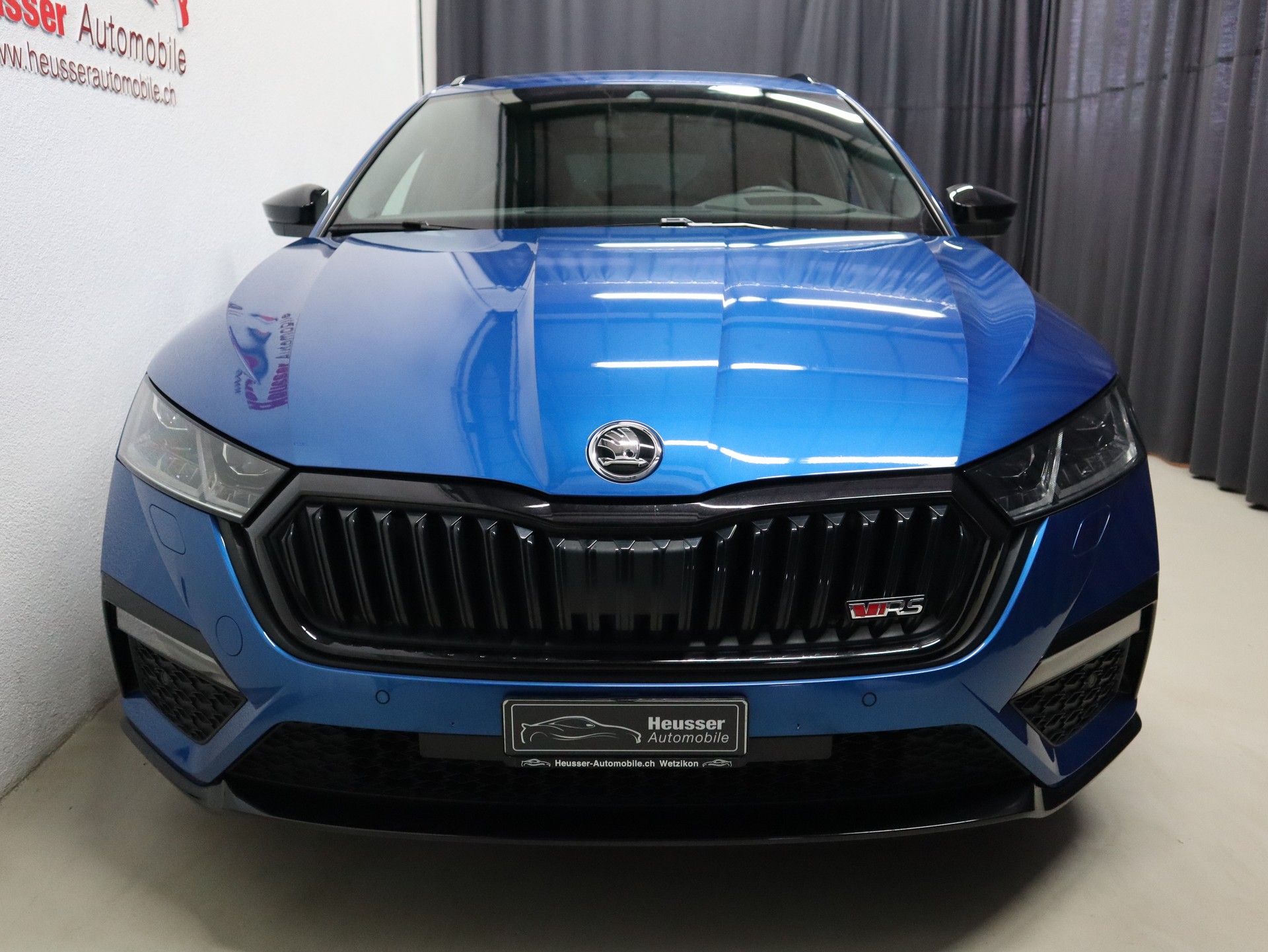 SKODA Octavia Combi 2.0 TSI DSG RS- Panorama - Leder/Alcantara - Sportsitze - Canton - AHK - Kamera - 245 PS-image-6