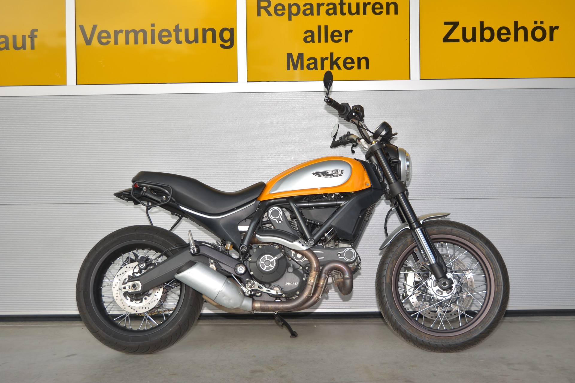 DUCATI Scrambler 800 Classic ABS-image-3