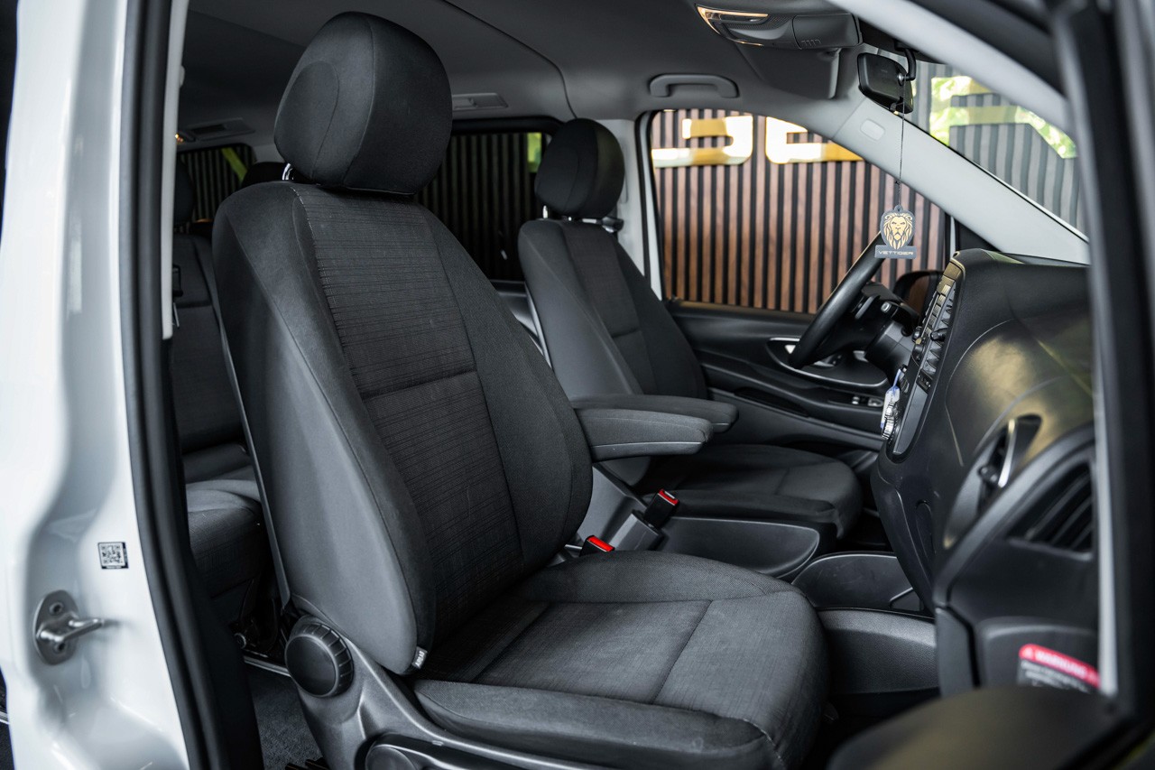 MERCEDES-BENZ Vito 114 BlueTec Tourer Base EL 4Matic 7G-Tronic-image-17