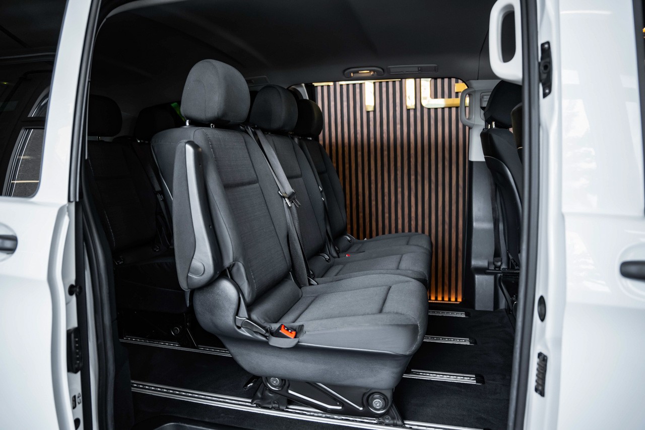 MERCEDES-BENZ Vito 114 BlueTec Tourer Base EL 4Matic 7G-Tronic-image-18