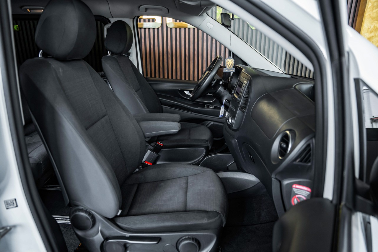 MERCEDES-BENZ Vito 114 BlueTec Tourer Base EL 4Matic 7G-Tronic-image-16