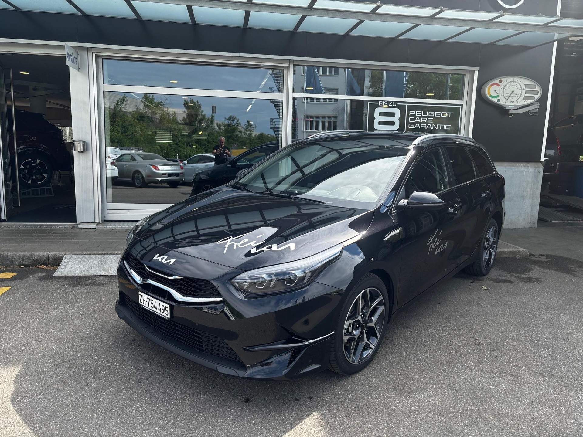 KIA Ceed SW 1.5 T-GDi Power-showroom-element-1