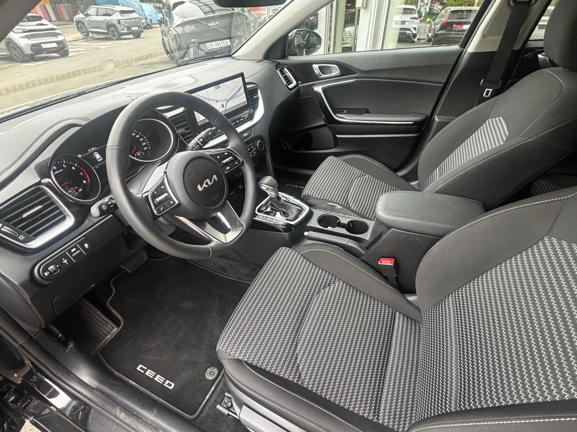 KIA Ceed SW 1.5 T-GDi Power-image-8