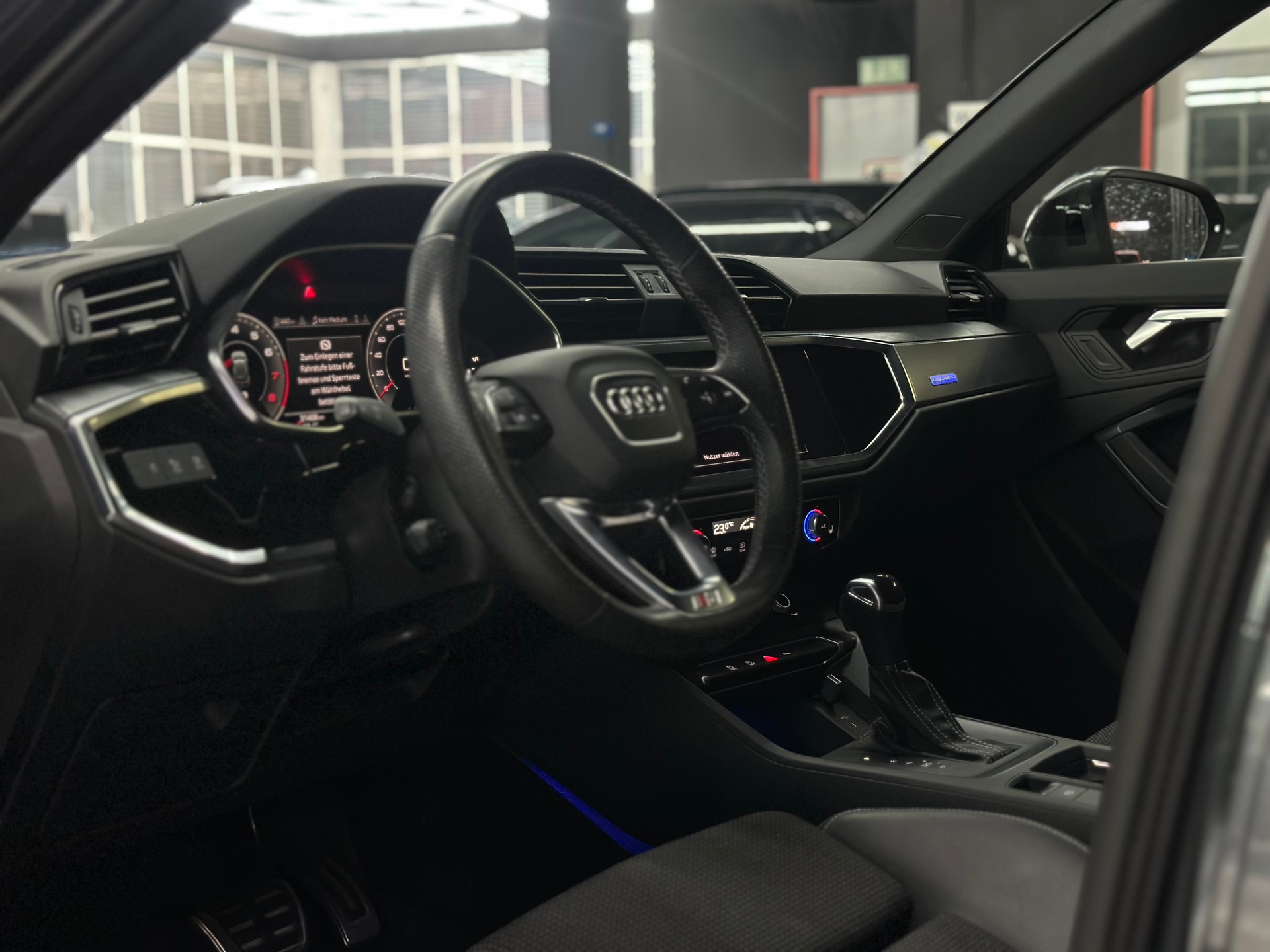 AUDI Q3 Sportback 45 TFSI S line quattro S-tronic**werksgarantie**-image-7