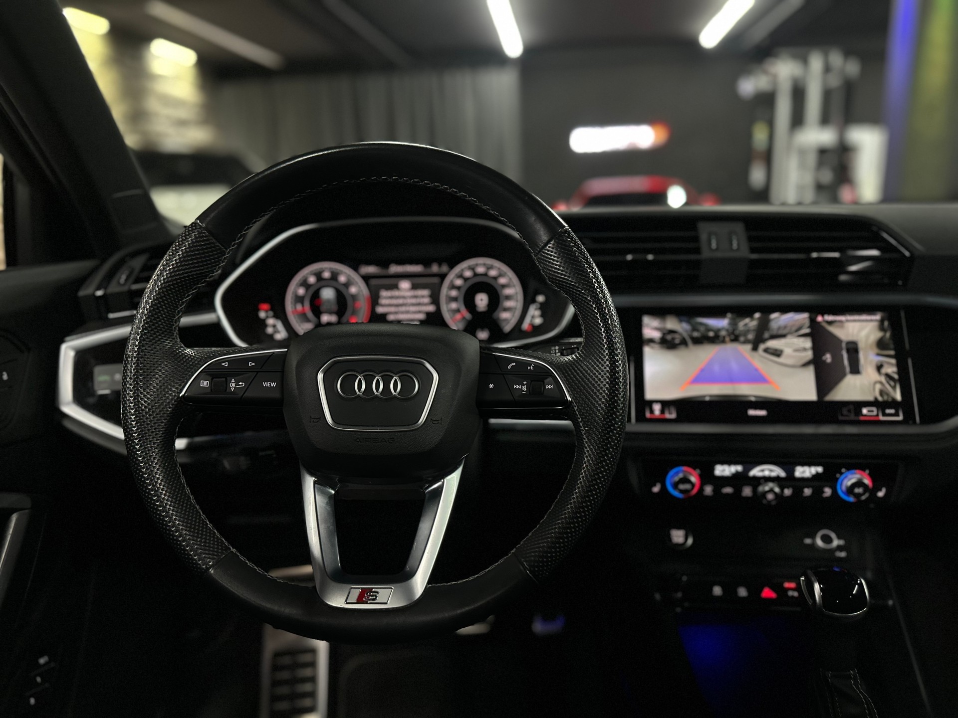 AUDI Q3 Sportback 45 TFSI S line quattro S-tronic**werksgarantie**-image-6