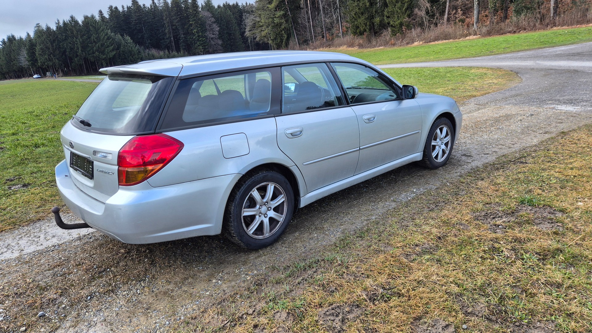 SUBARU Legacy 2.0i AWD Swiss-image-2