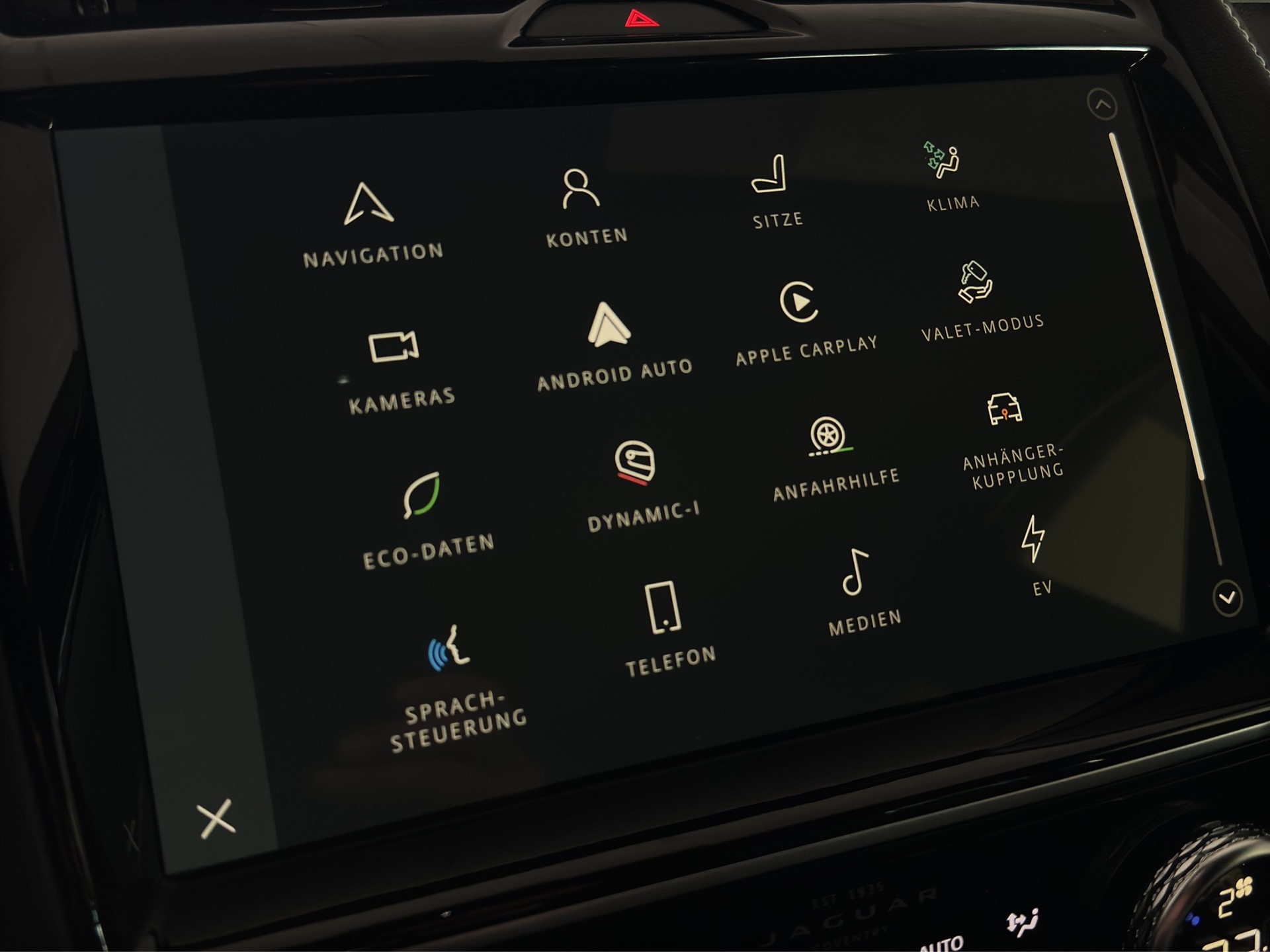 JAGUAR E-Pace 1.5 T 300e R-Dynamic S-image-11