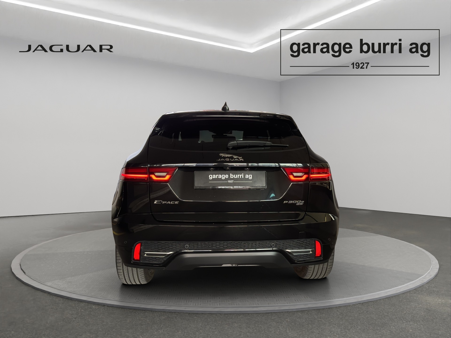 JAGUAR E-Pace 1.5 T 300e R-Dynamic S-showroom-element-3