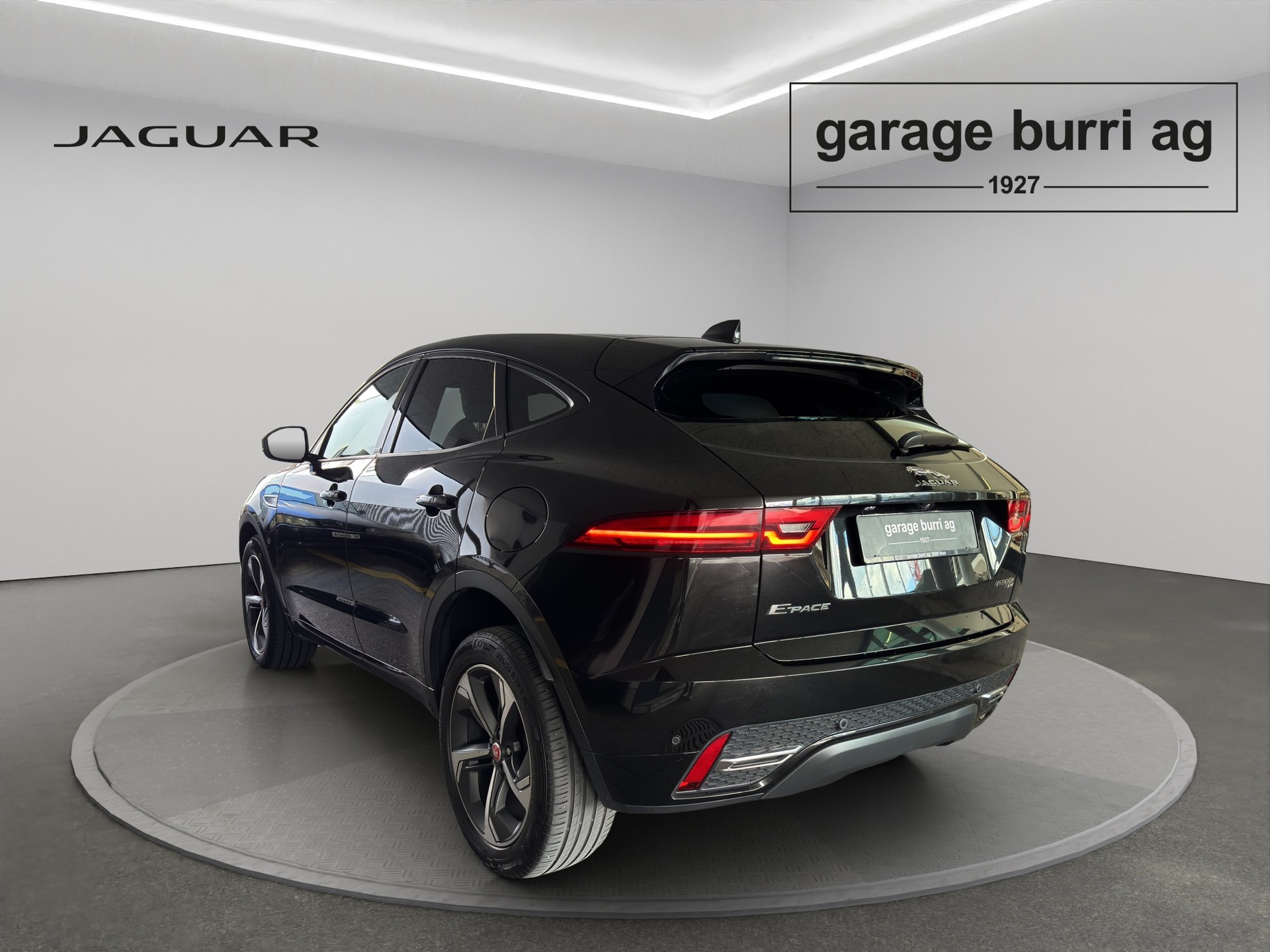 JAGUAR E-Pace 1.5 T 300e R-Dynamic S-showroom-element-1