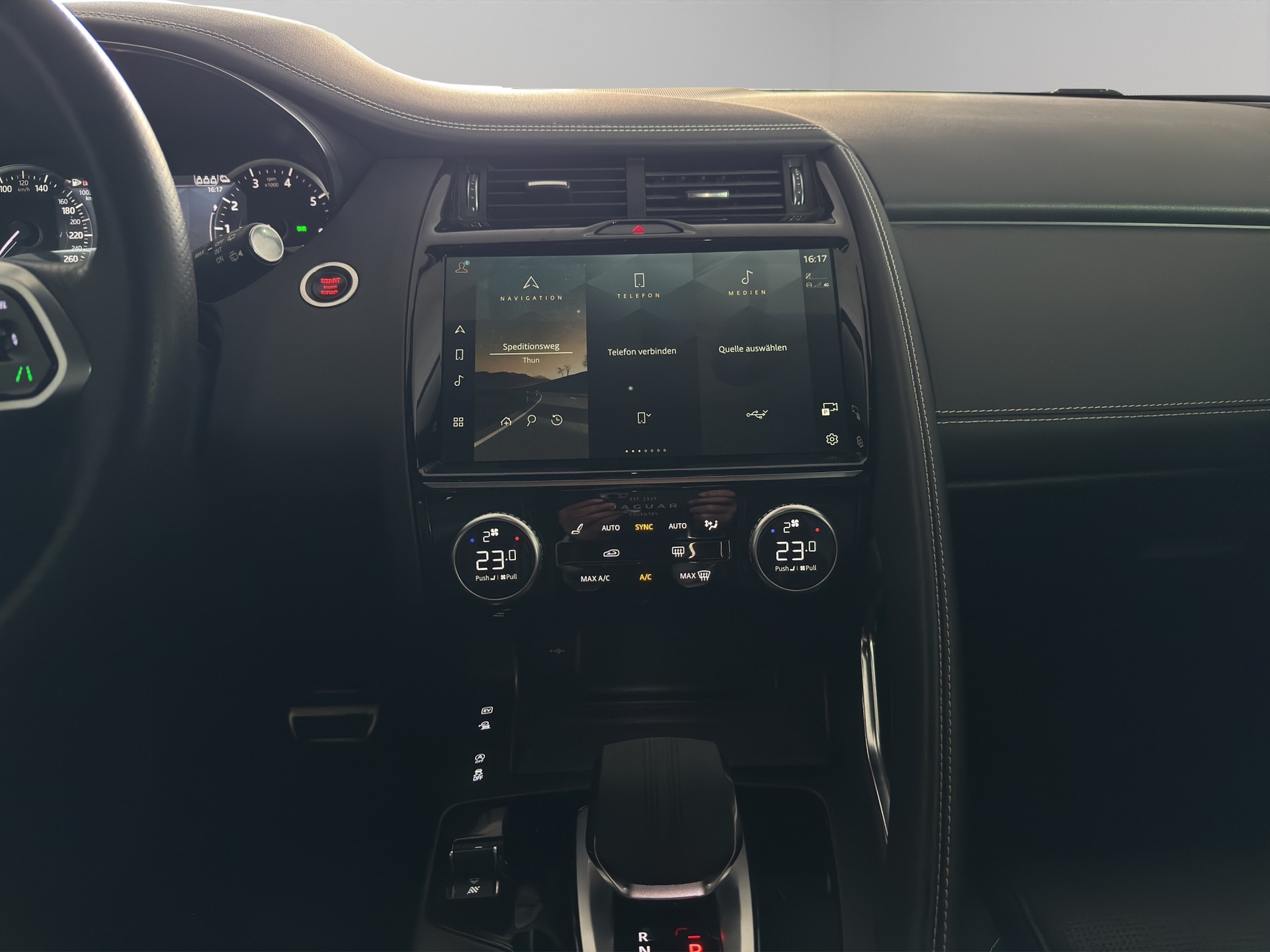 JAGUAR E-Pace 1.5 T 300e R-Dynamic S-image-6