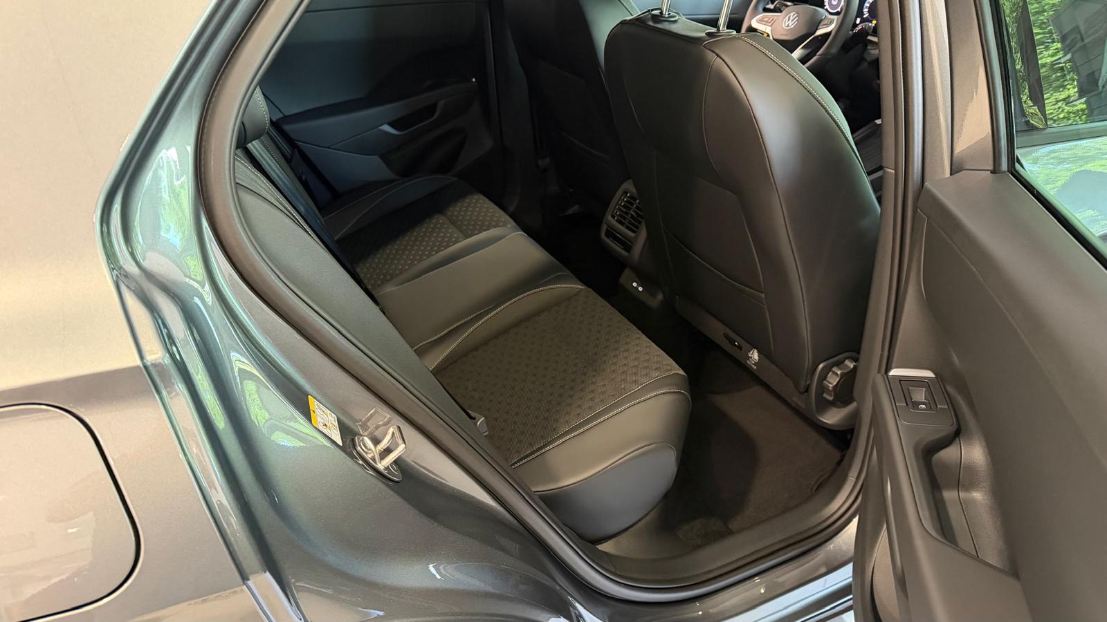 VW T-Roc 1.5 eTSI mHEV R-Line DSG-image-8