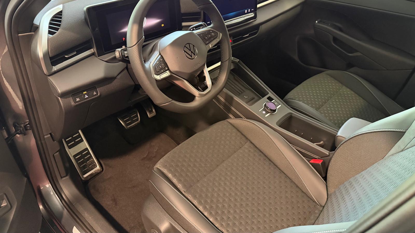 VW T-Roc 1.5 eTSI mHEV R-Line DSG-image-11