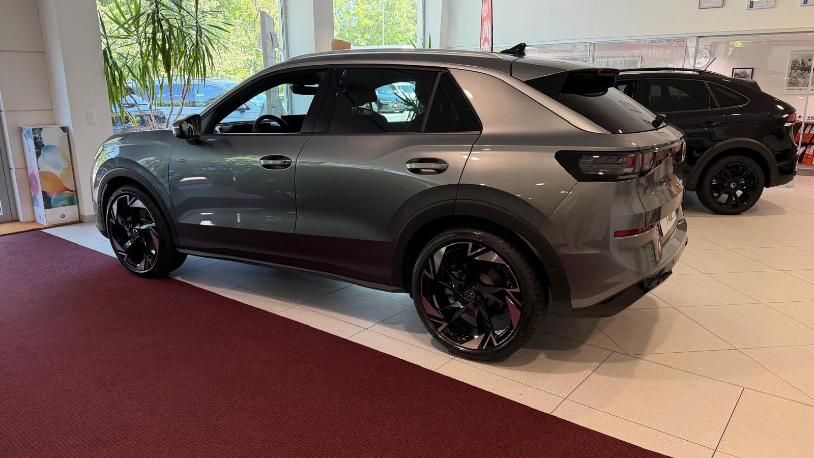 VW T-Roc 1.5 eTSI mHEV R-Line DSG-image-4