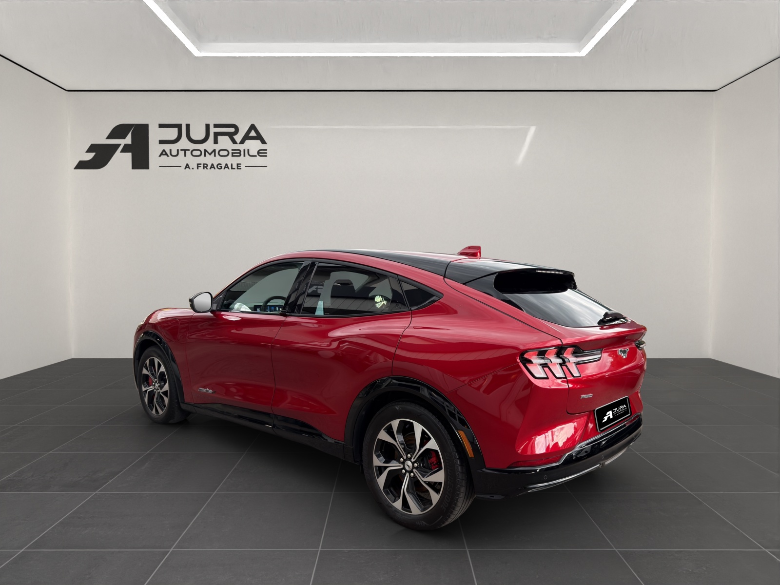 FORD Mustang Mach-E Premium AWD-image-4