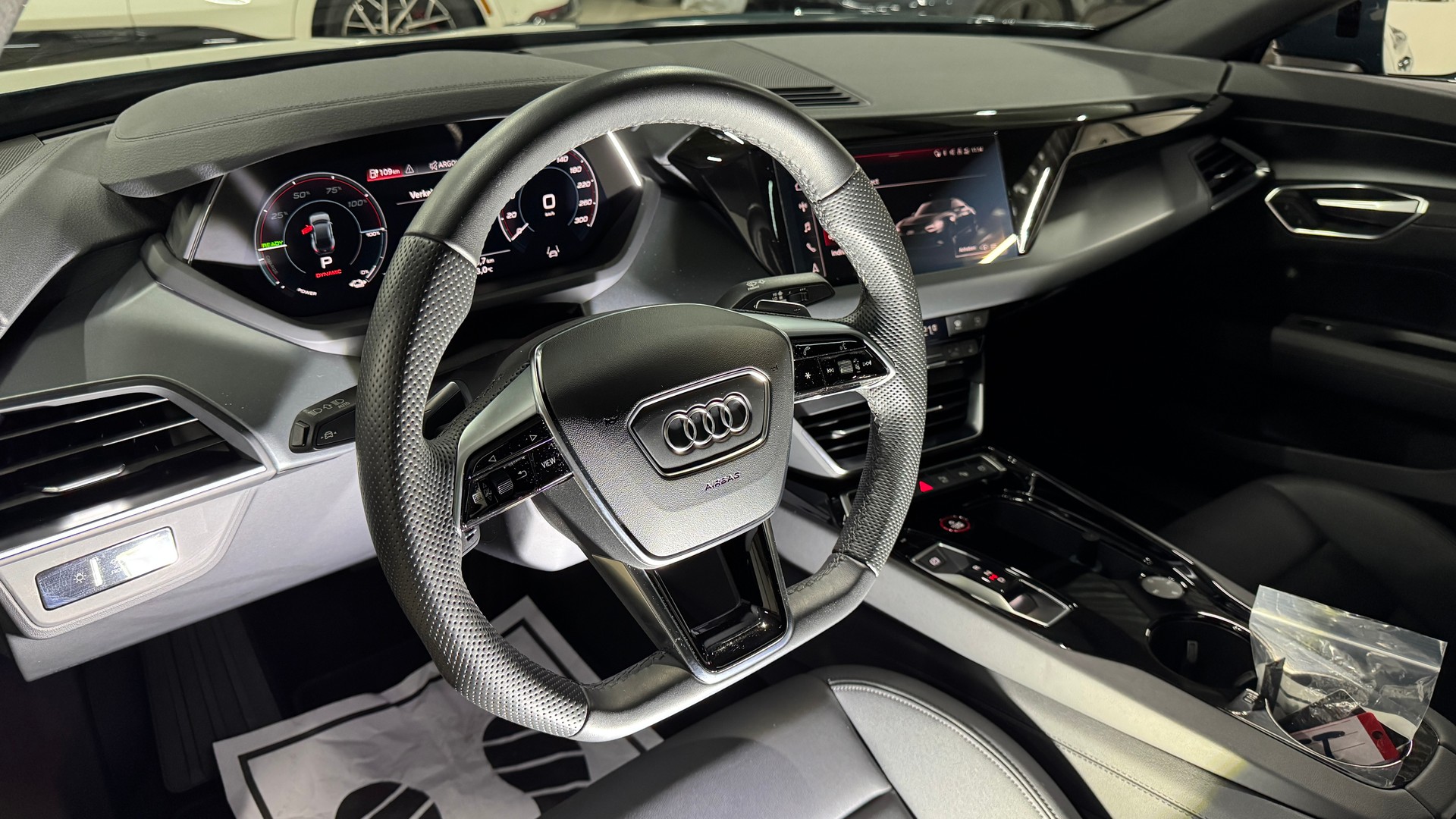 AUDI e-tron GT quattro 476PS / CH-Fahrzeug-image-11