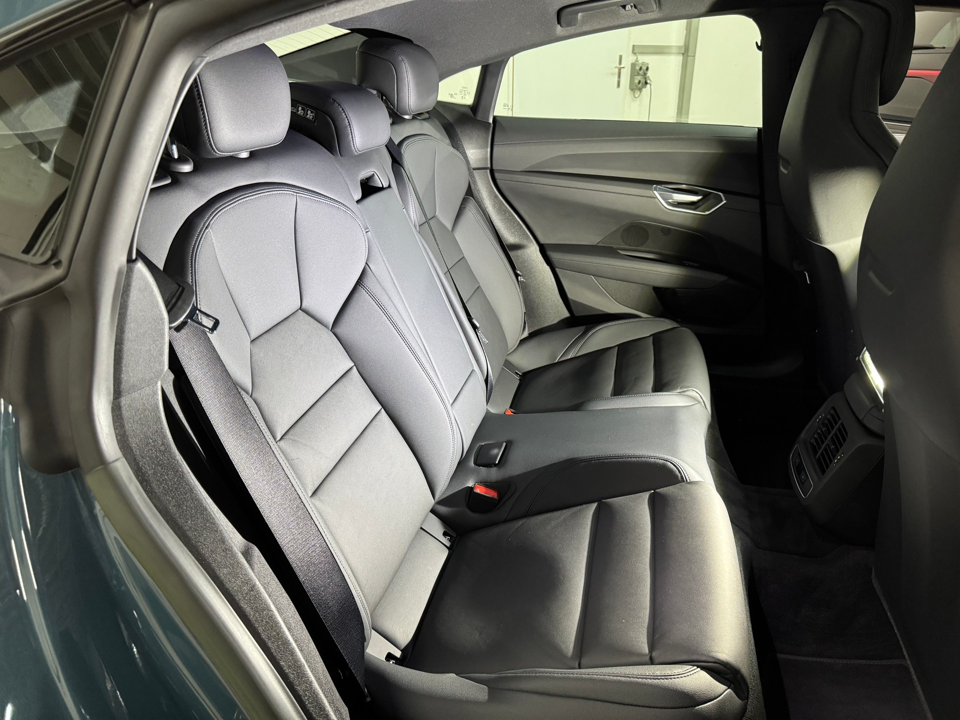 AUDI e-tron GT quattro 476PS / CH-Fahrzeug-image-8