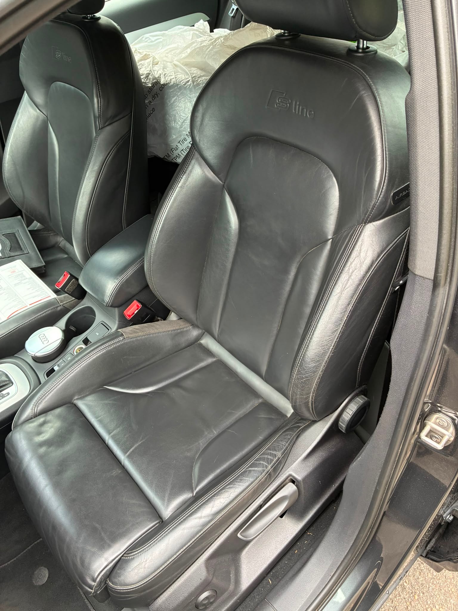 AUDI Q3 2.0 TDI sport quattro S-tronic-image-12