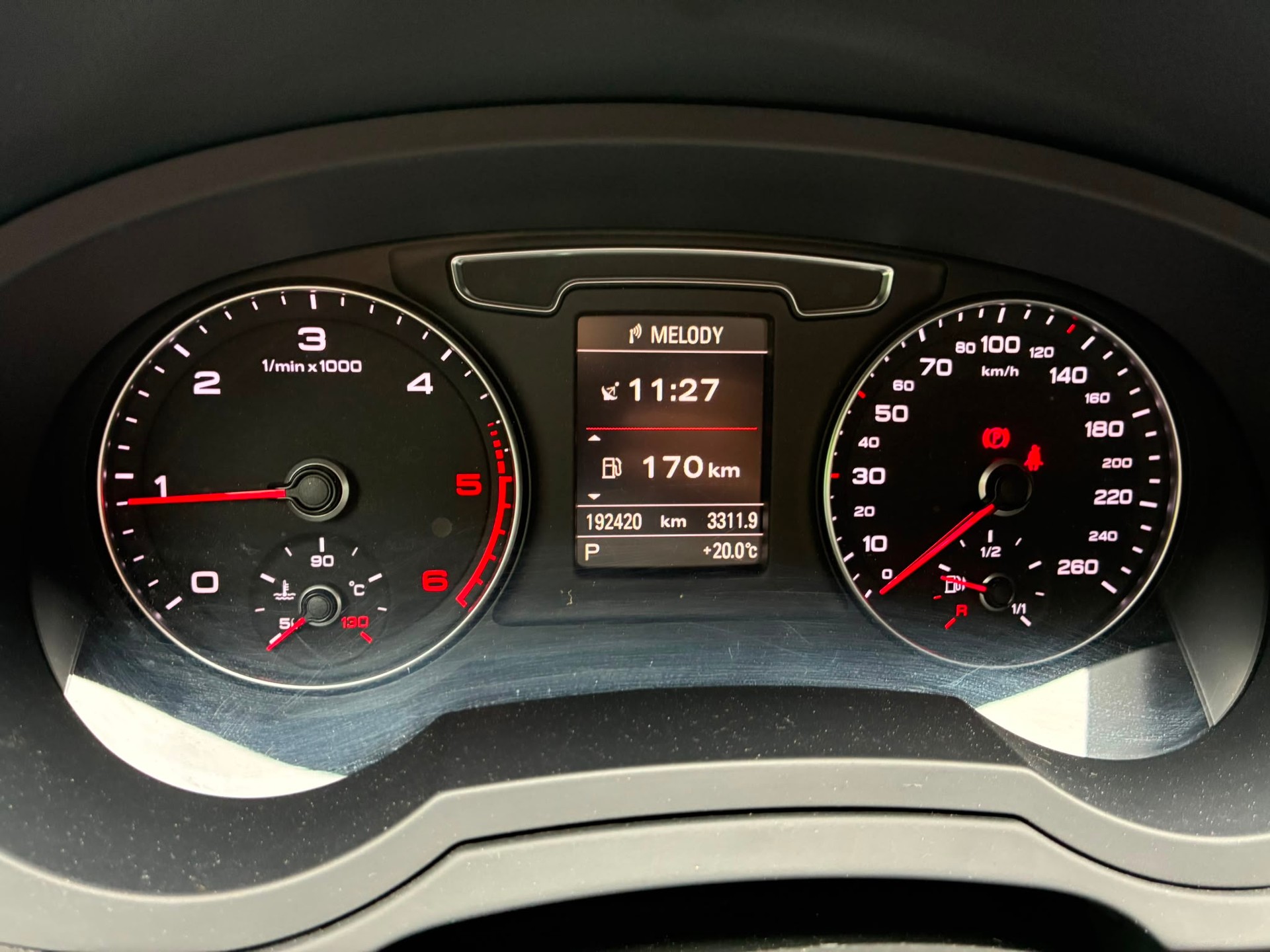 AUDI Q3 2.0 TDI sport quattro S-tronic-image-18