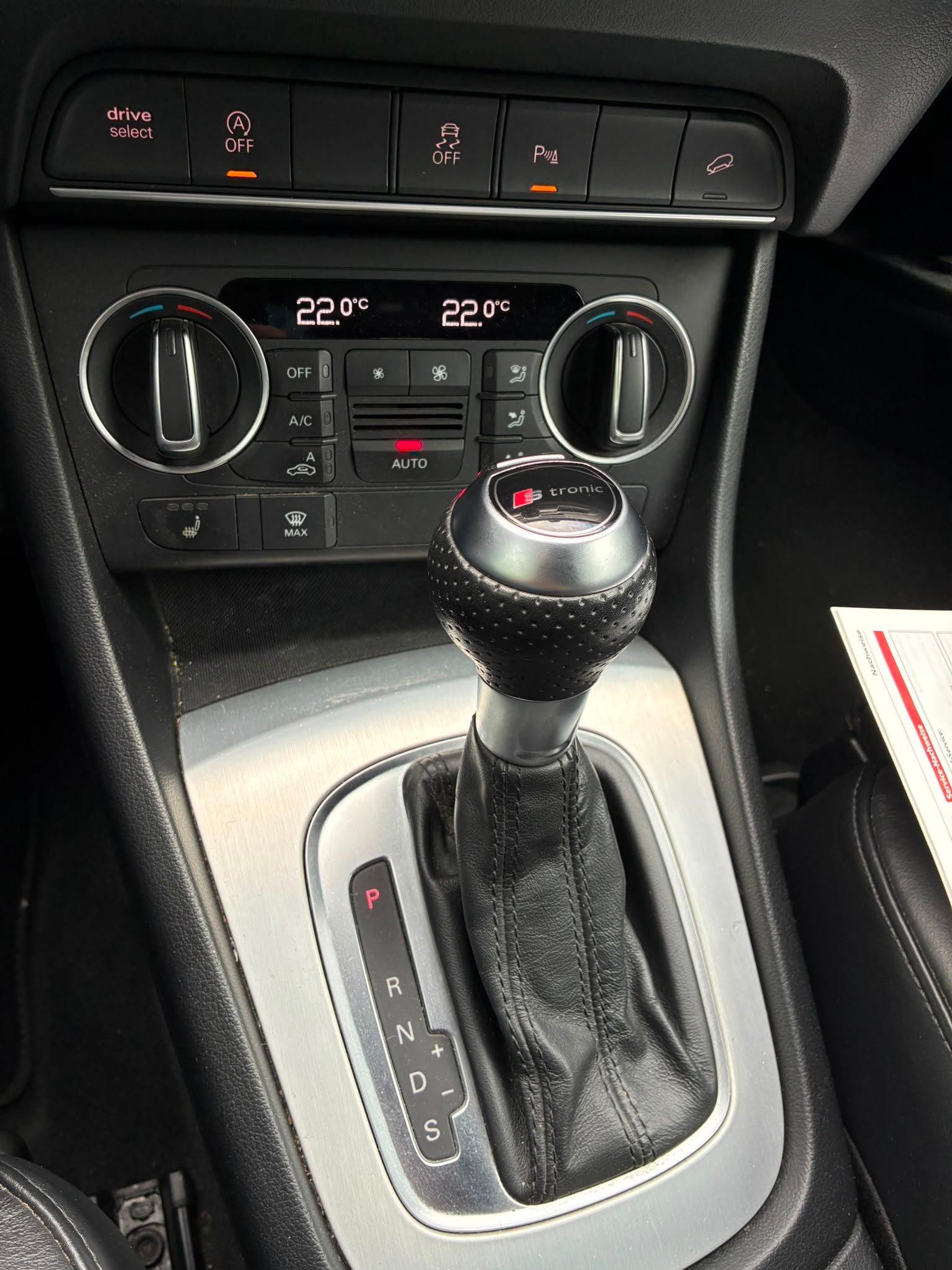 AUDI Q3 2.0 TDI sport quattro S-tronic-image-14