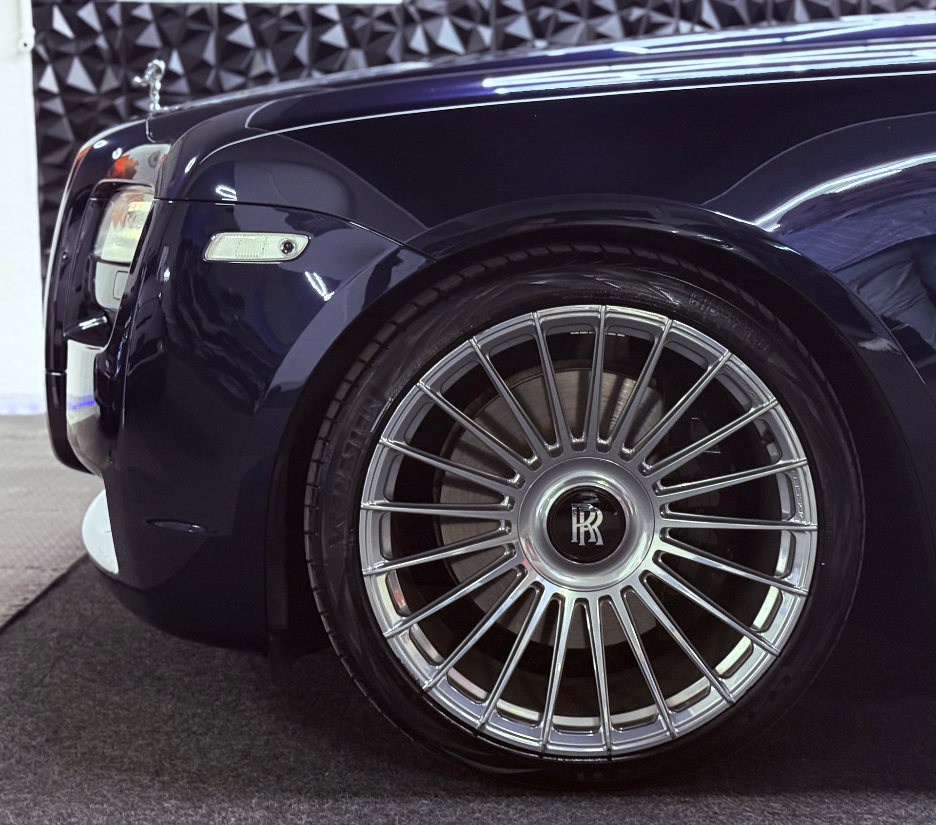 ROLLS-ROYCE Ghost 6.6 V12 EWB-image-11