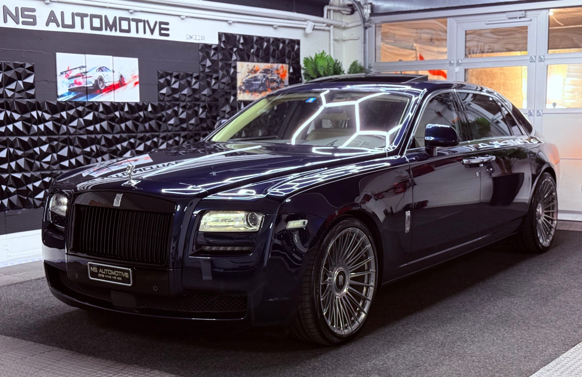 ROLLS-ROYCE Ghost 6.6 V12 EWB