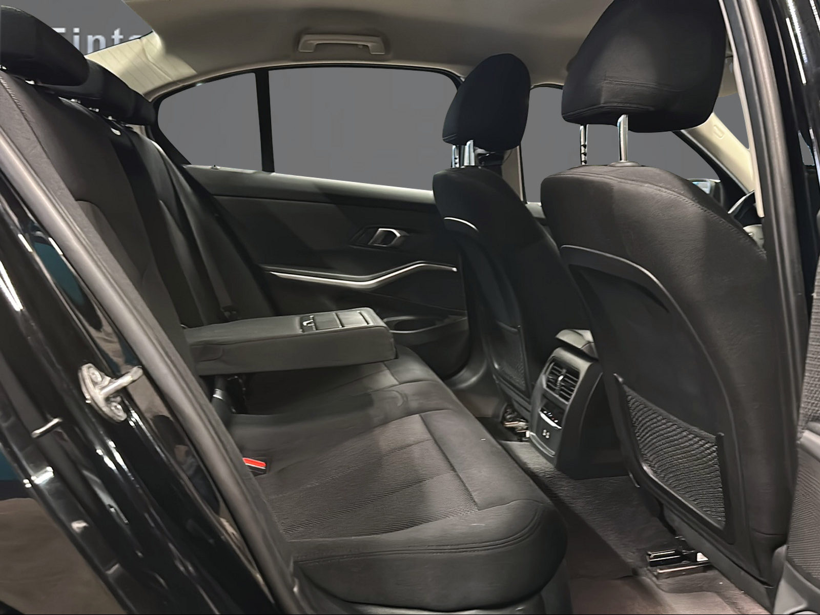 BMW 320i xDrive Steptronic Facelift-image-12