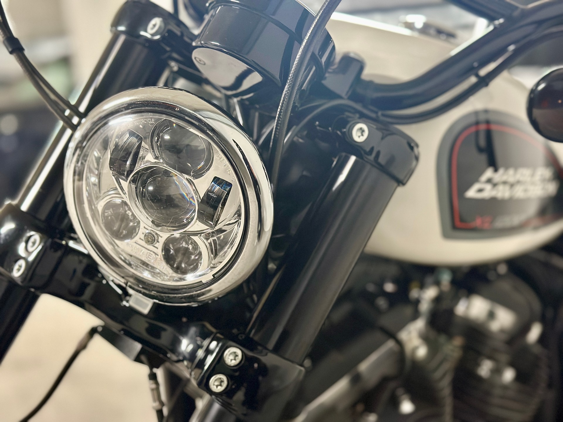 HARLEY-DAVIDSON XL 1200 CX Sportster Roadster ABS-image-3