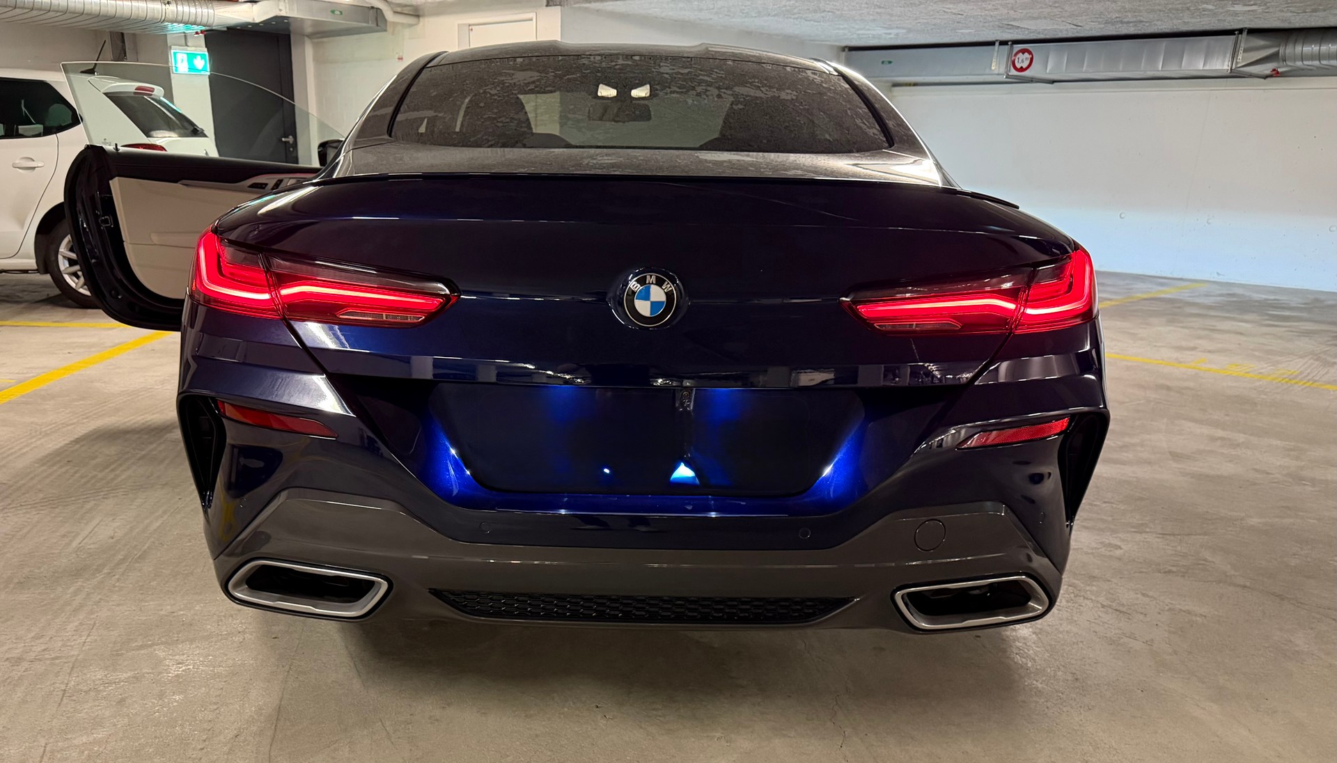 BMW M850i xDrive Coupé | B&W Diamond | Night Vision | Carbon-Dach | CH-Fahrzeug-image-9