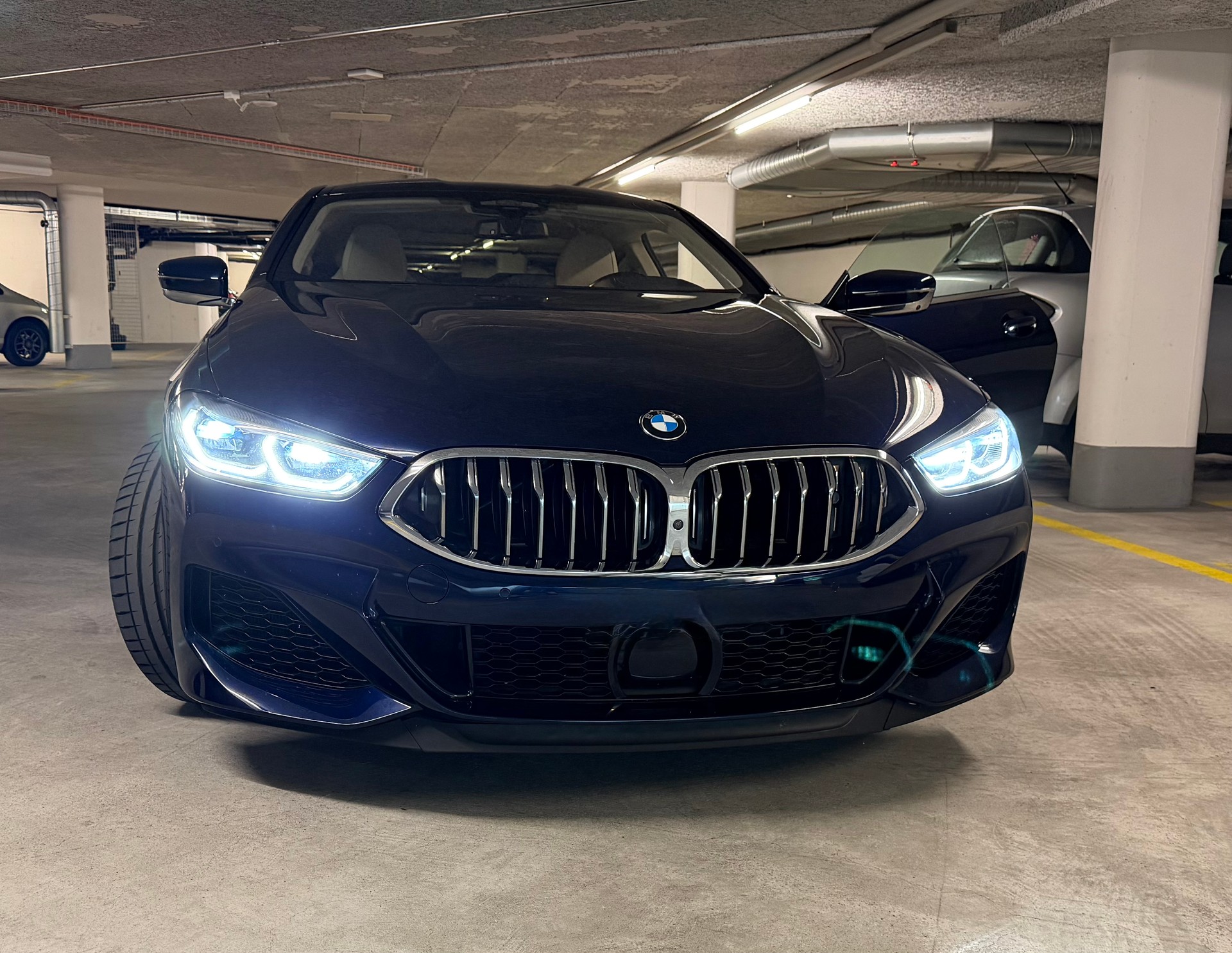 BMW M850i xDrive Coupé | B&W Diamond | Night Vision | Carbon-Dach | CH-Fahrzeug-image-8