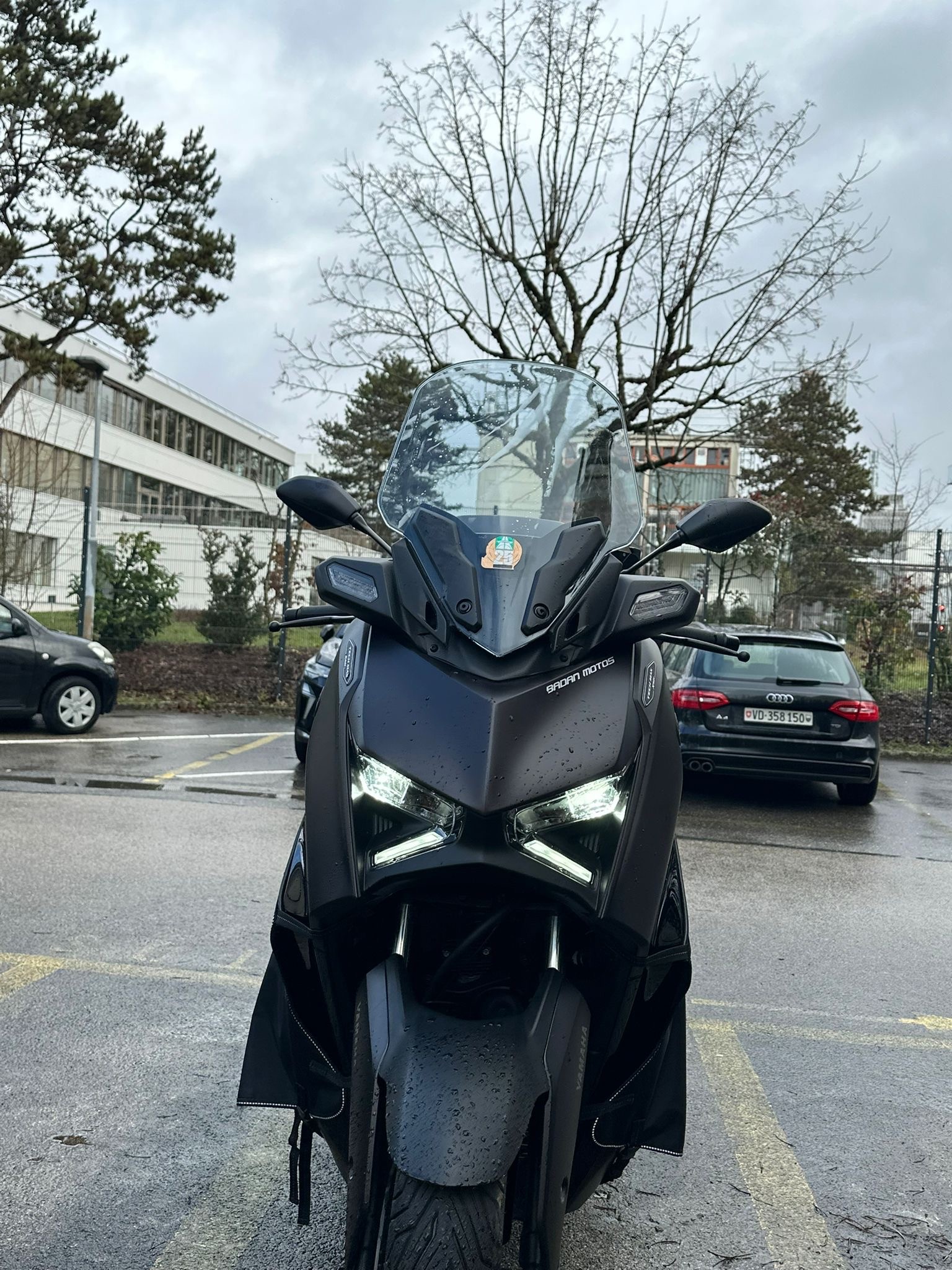 YAMAHA X-Max 300 Tech Max-image-2